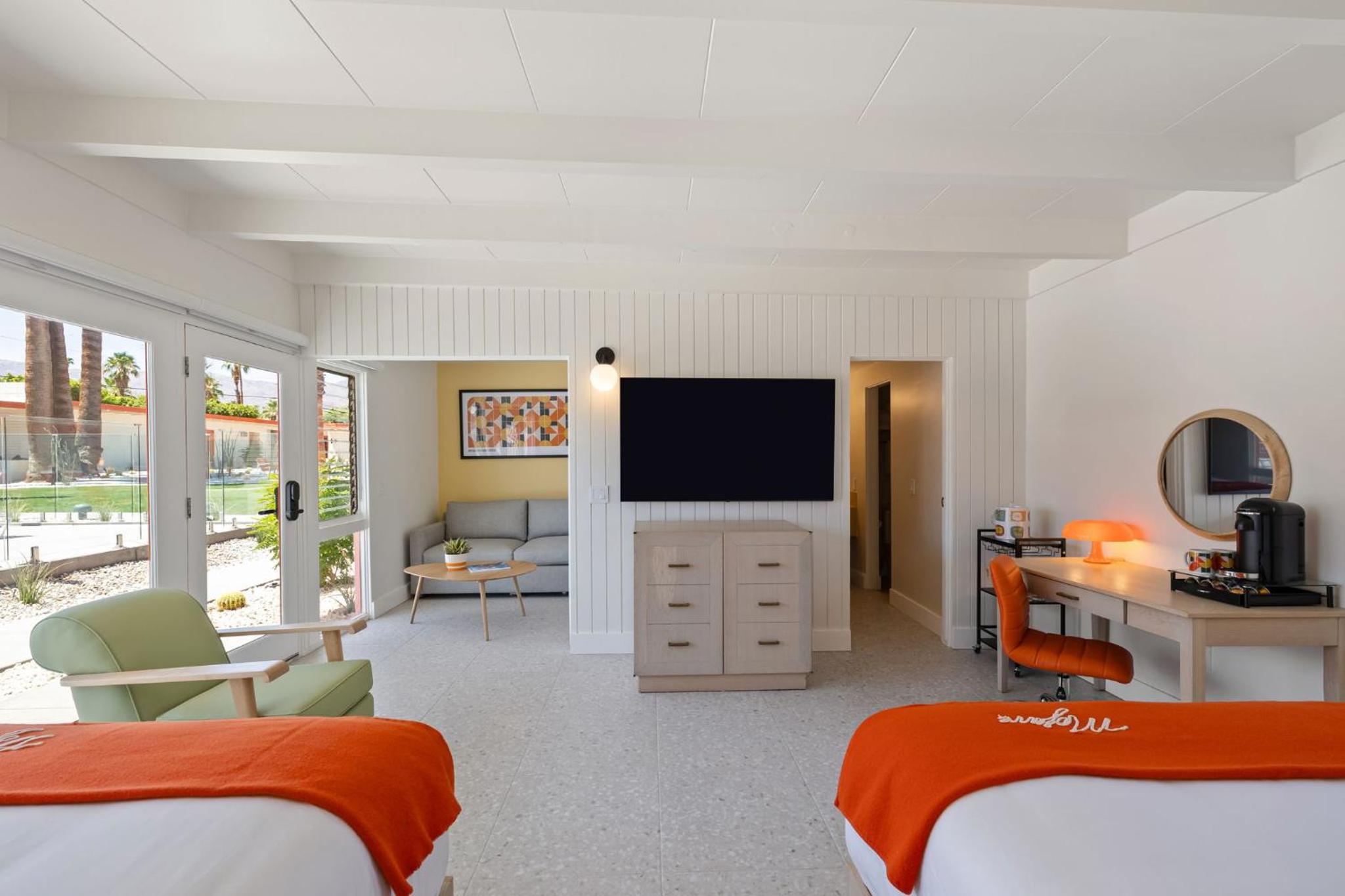Deluxe Queen Room with Two Queen Beds - Photo 3