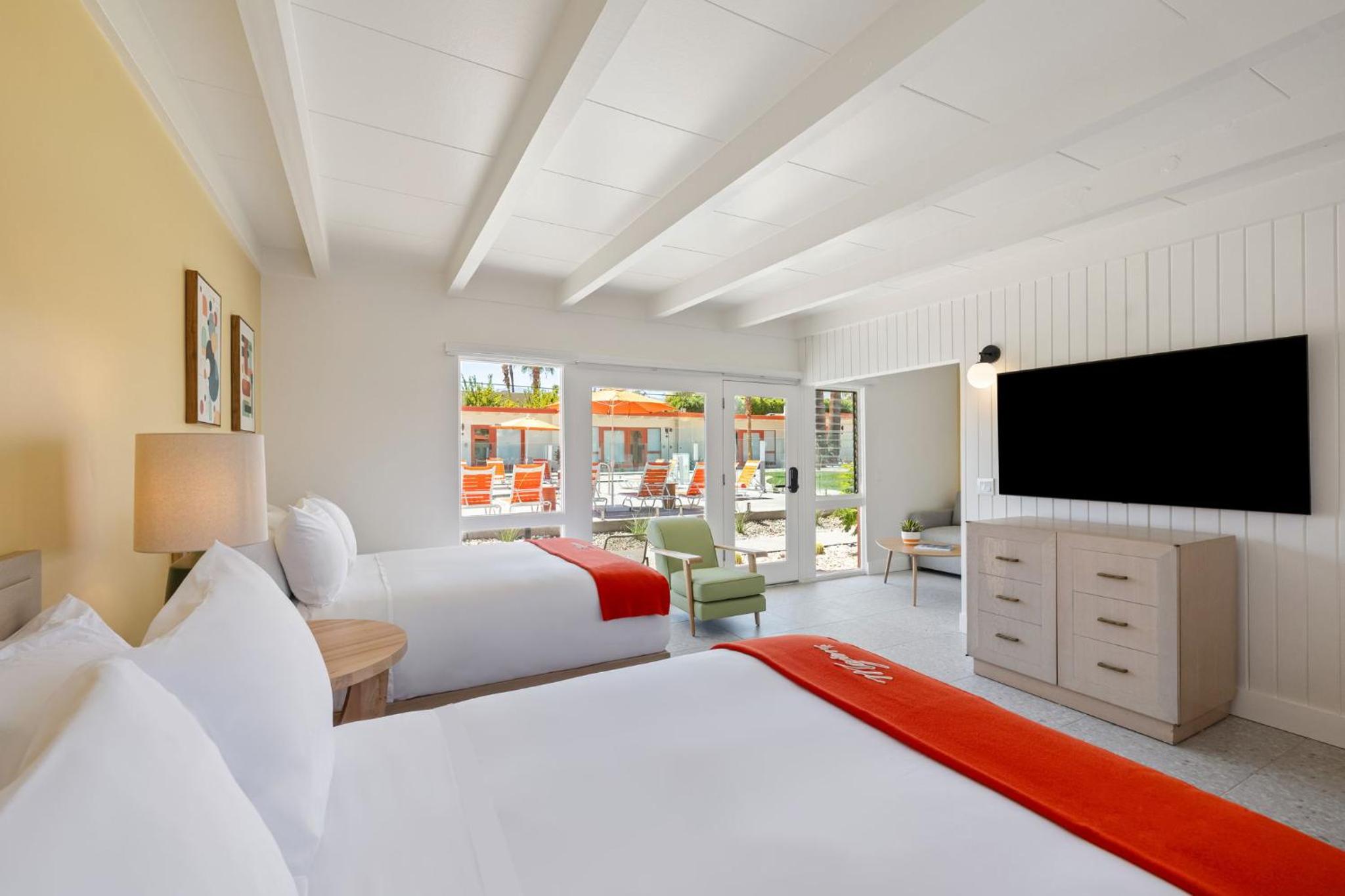 Deluxe Queen Room with Two Queen Beds - Photo 2