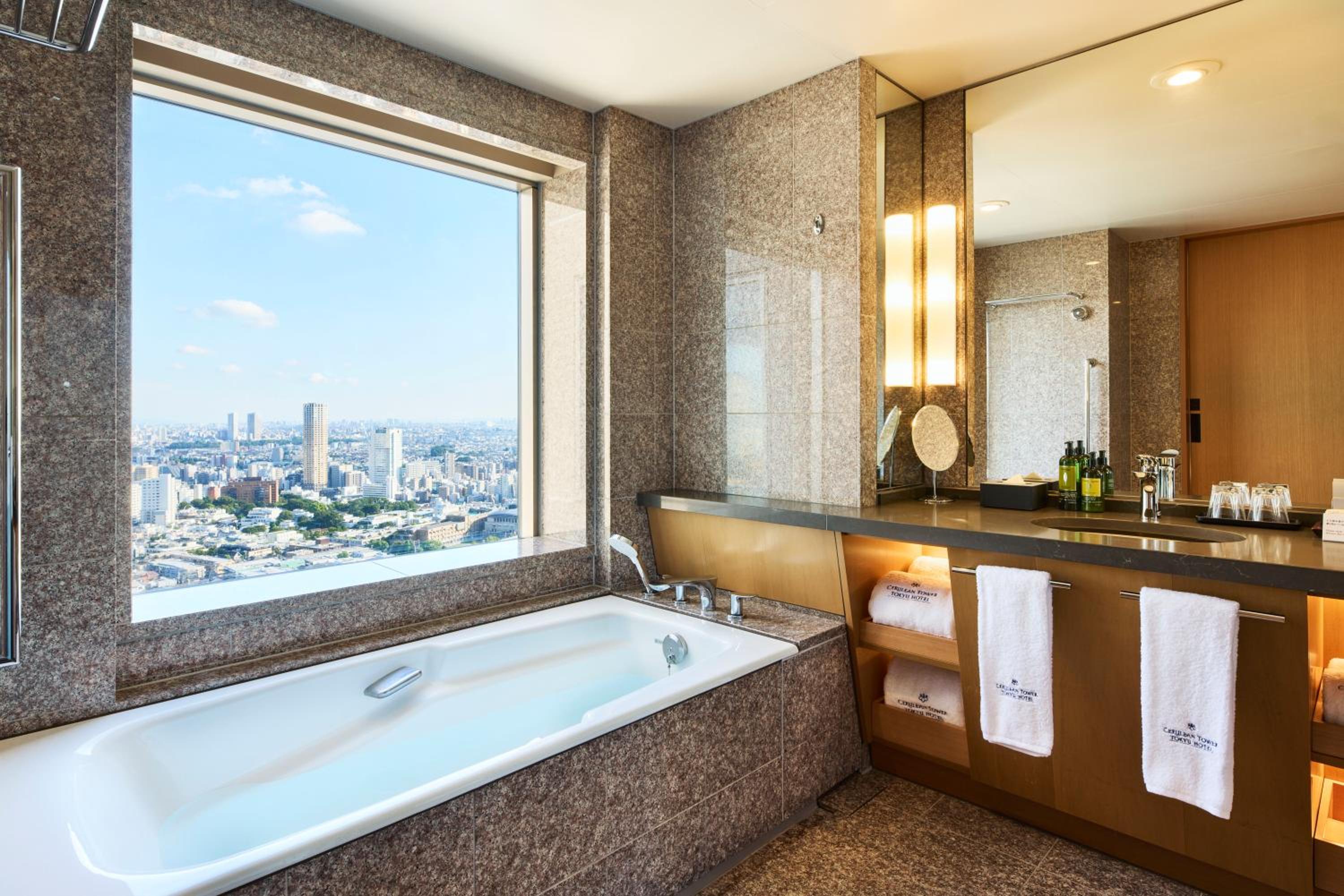 Newly Renovated - Cerulean Corner King Room with Japanese Style Lounge Access, Non Smoking