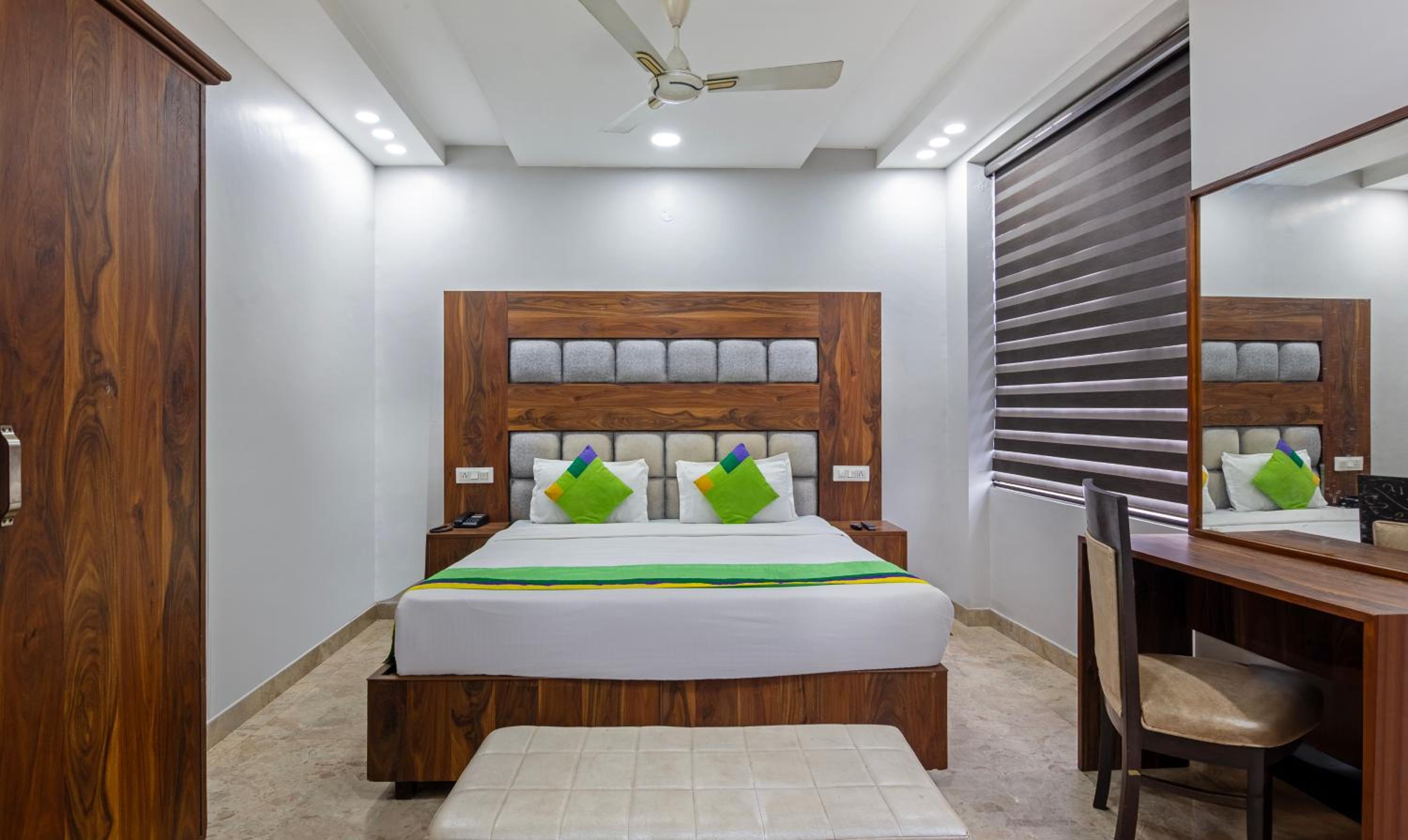 Standard Double or Twin Room - Photo 6