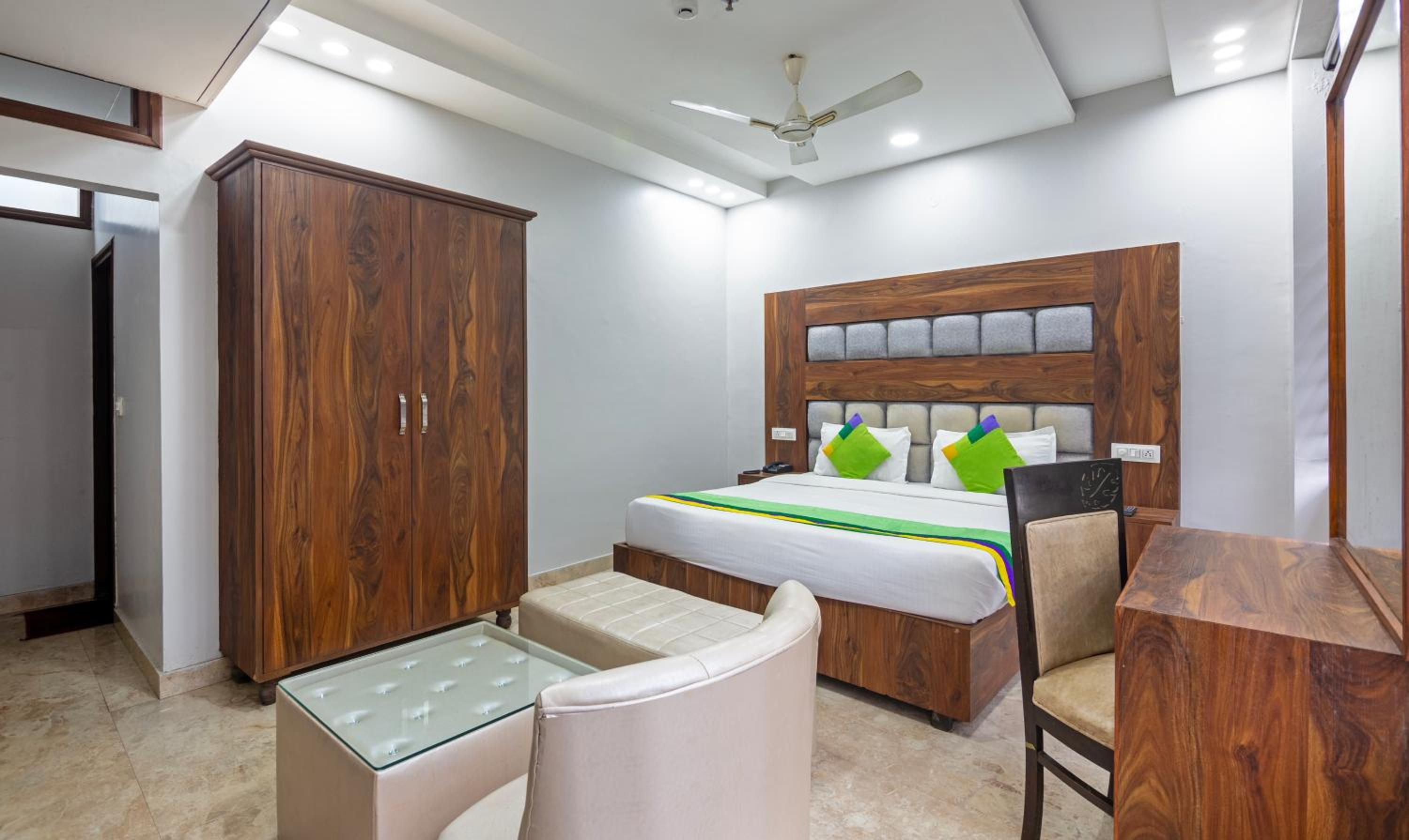 Standard Double or Twin Room - Photo 5