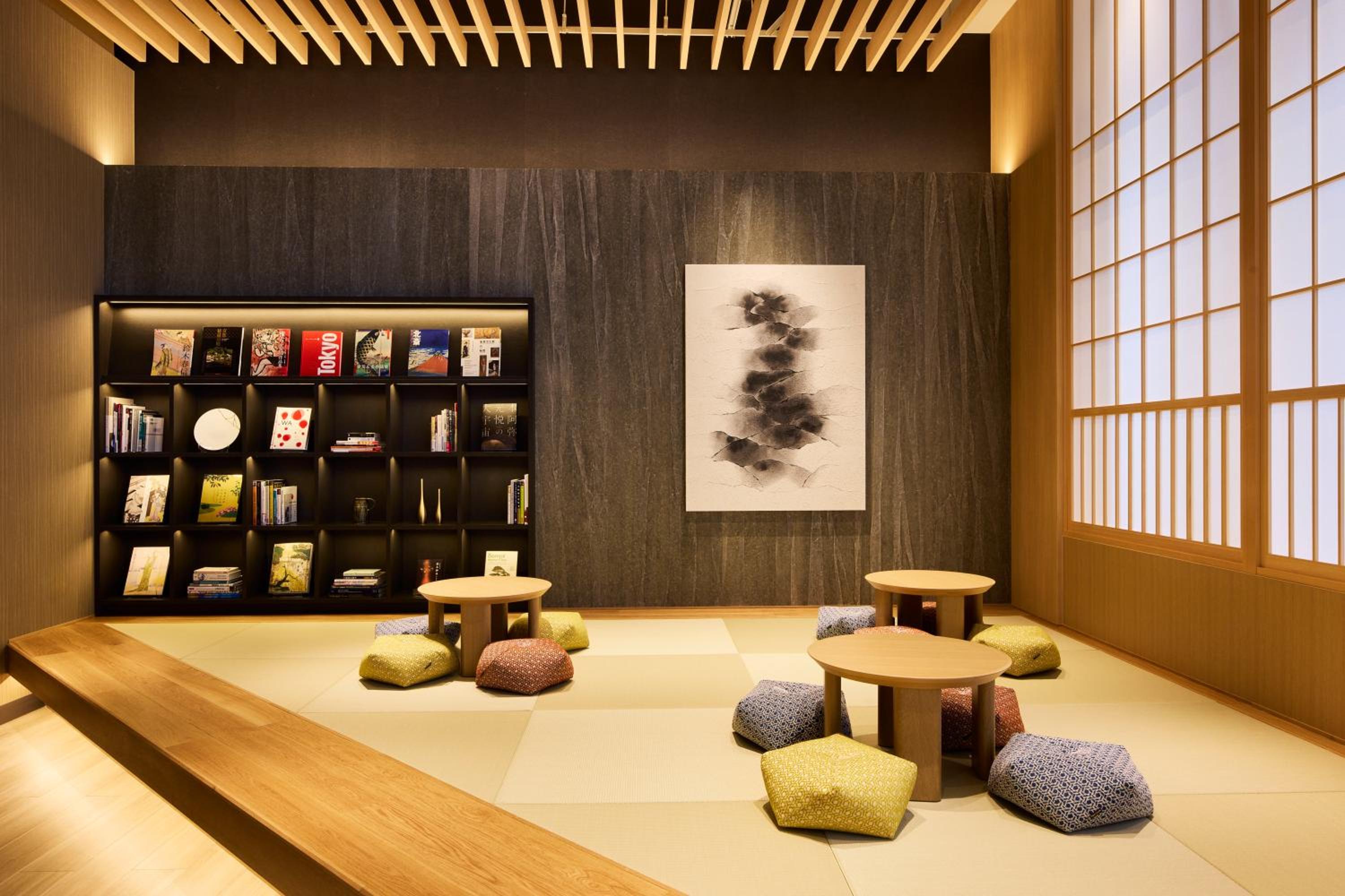 Newly Renovated – Cerulean Deluxe King Room with Japanese Style Lounge Access, Non Smoking photo