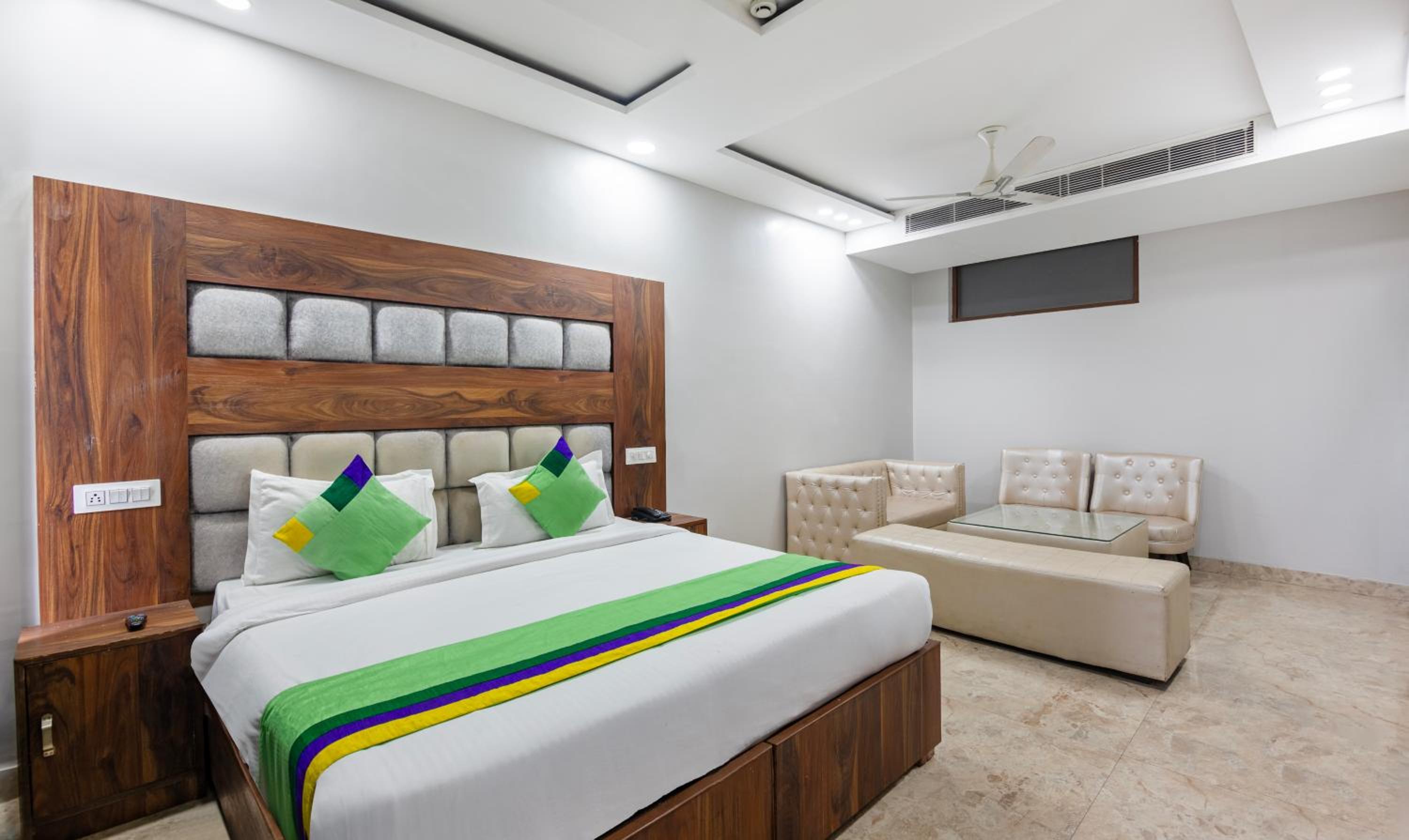 Deluxe Double Room - Photo 8