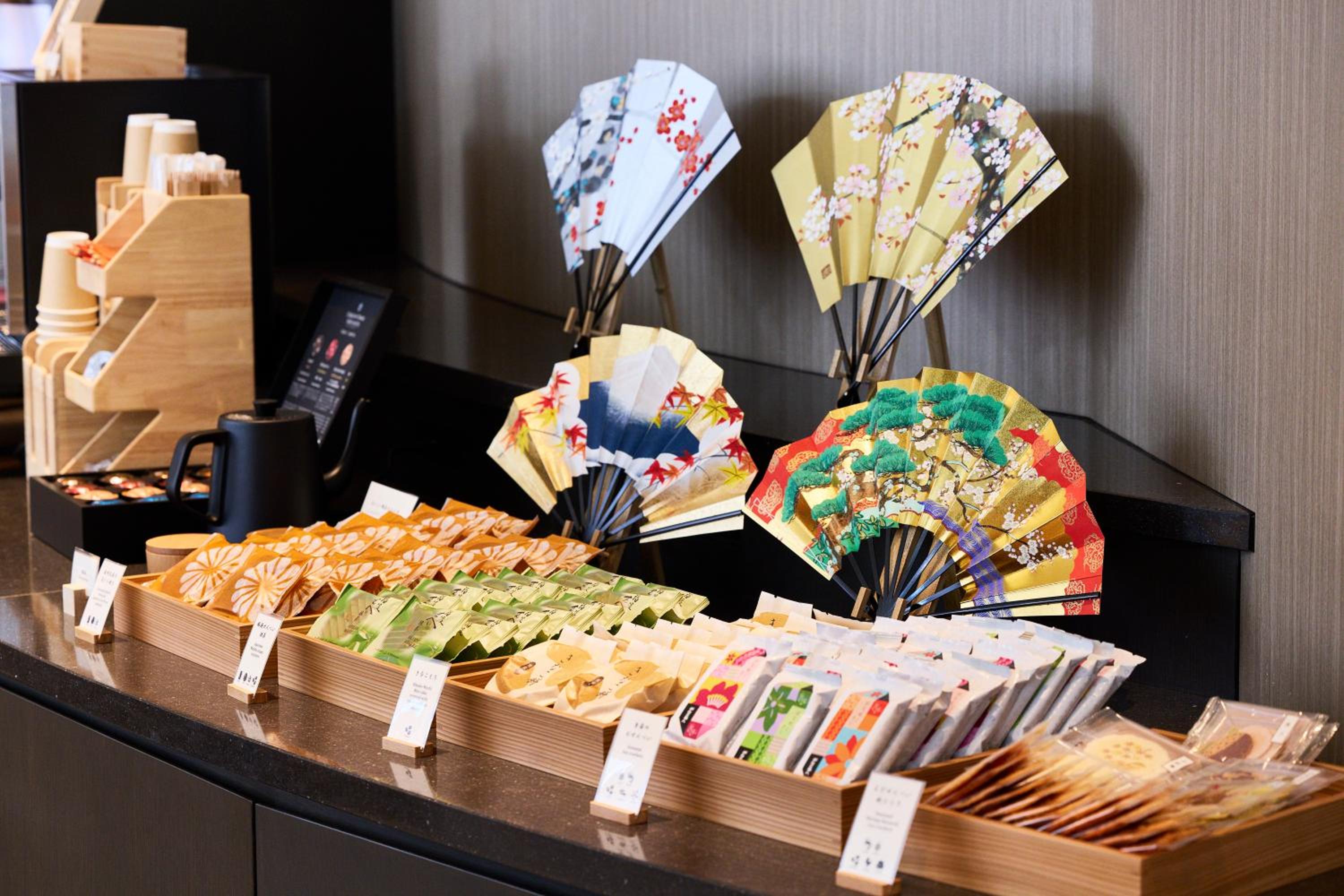 Newly Renovated – Cerulean Deluxe King Room with Japanese Style Lounge Access, Non Smoking photo
