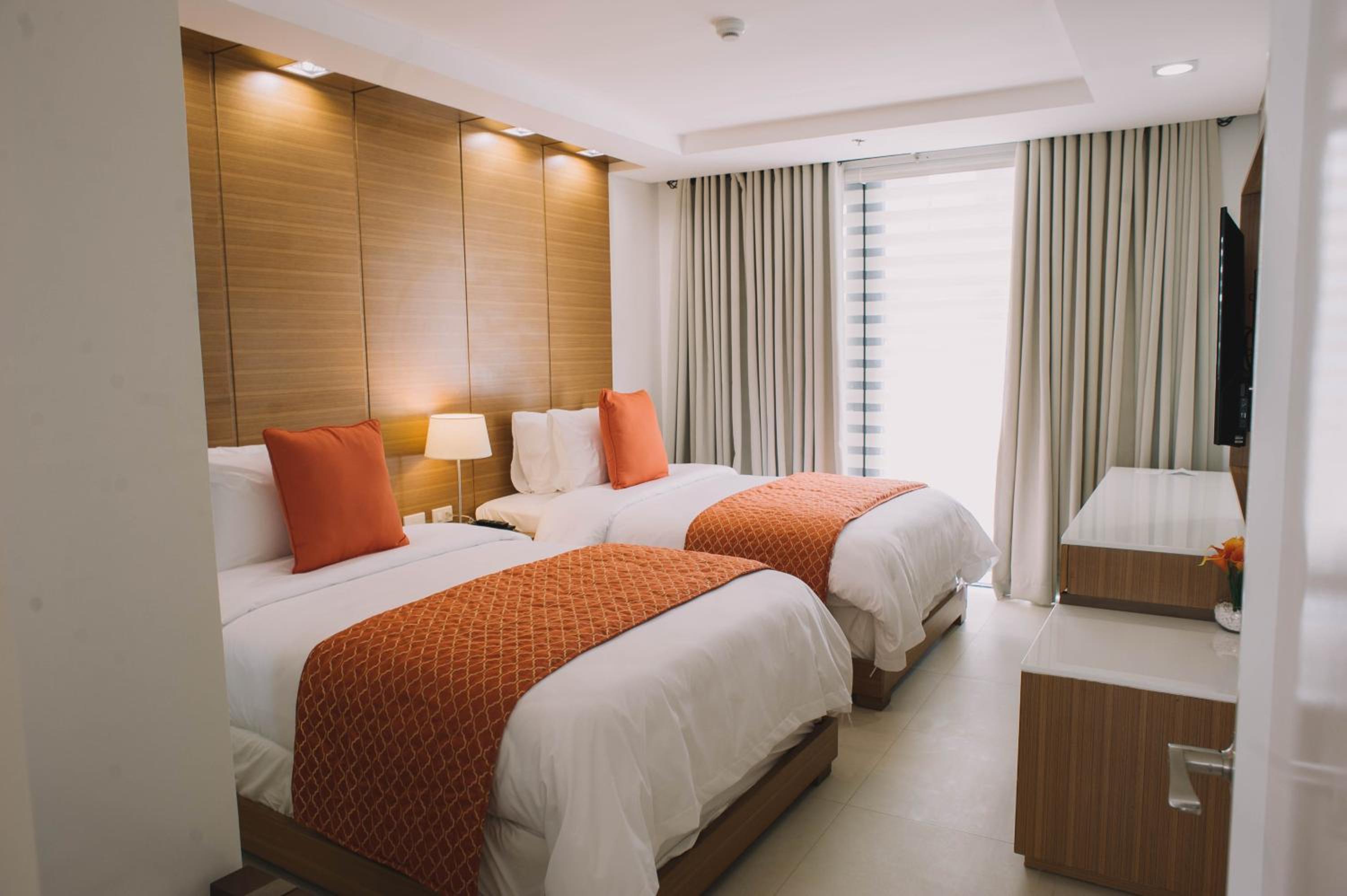 Executive Suites Twin photo 3
