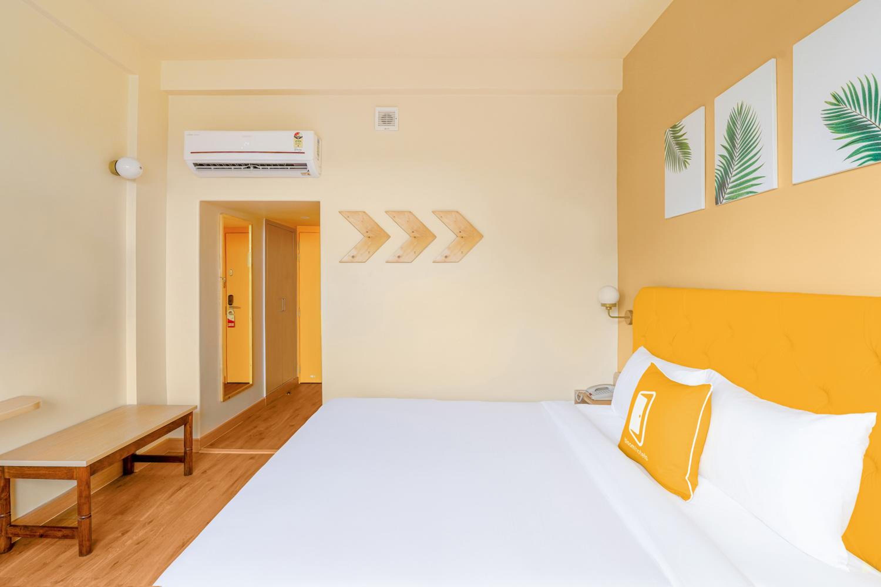 Deluxe King Room - Photo 4