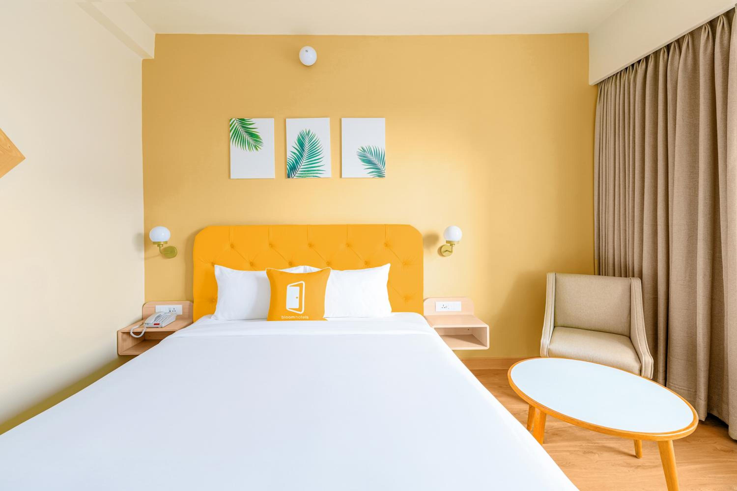 Deluxe King Room - Photo 2