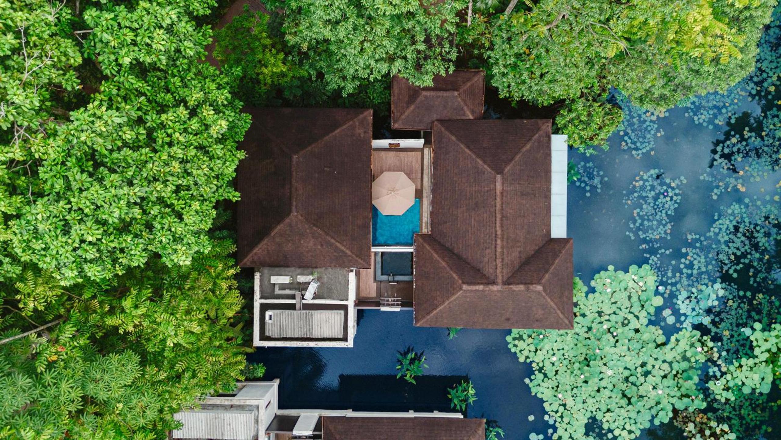 Water Villa (No Children Allowed) - Photo 3