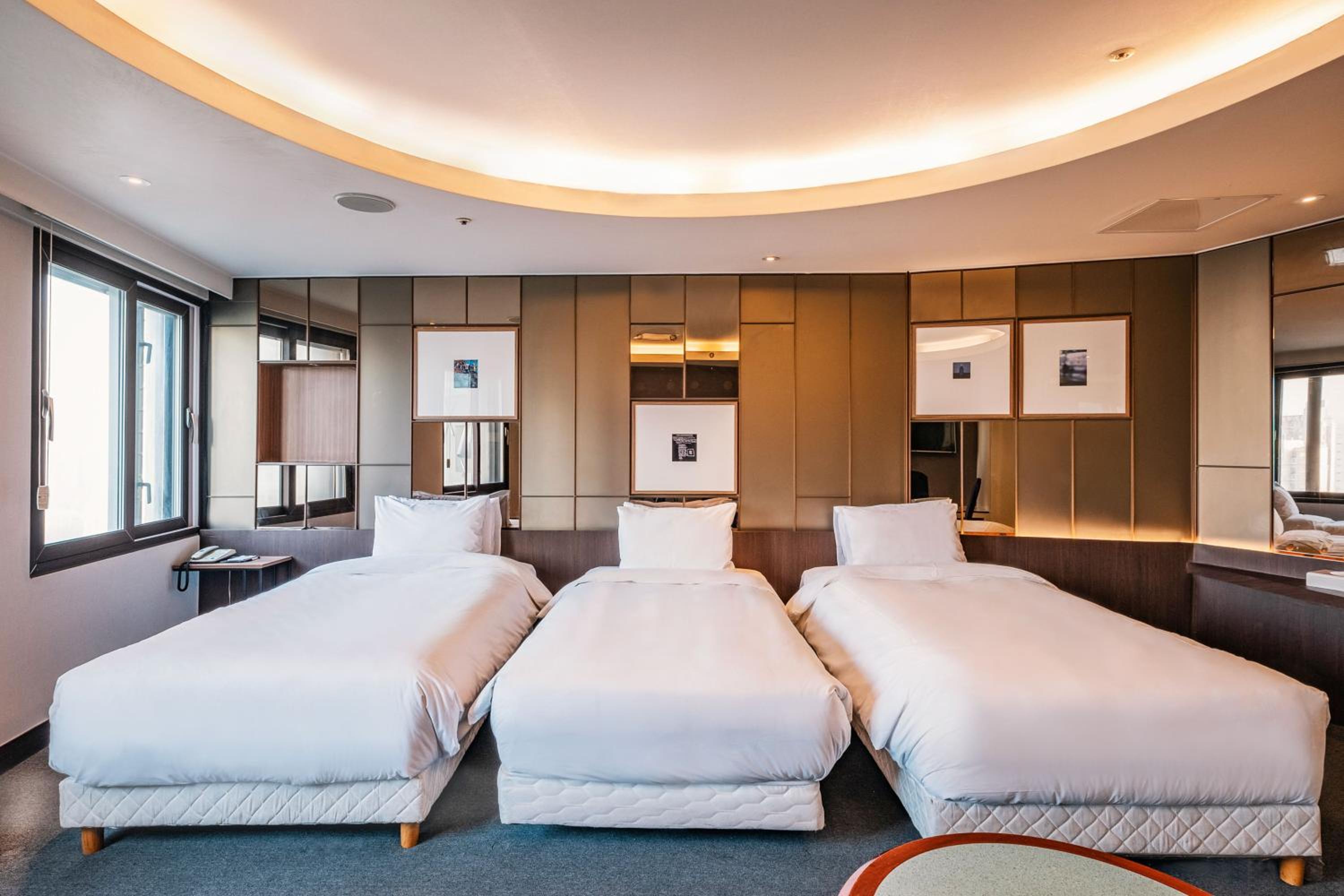 Deluxe Triple Room