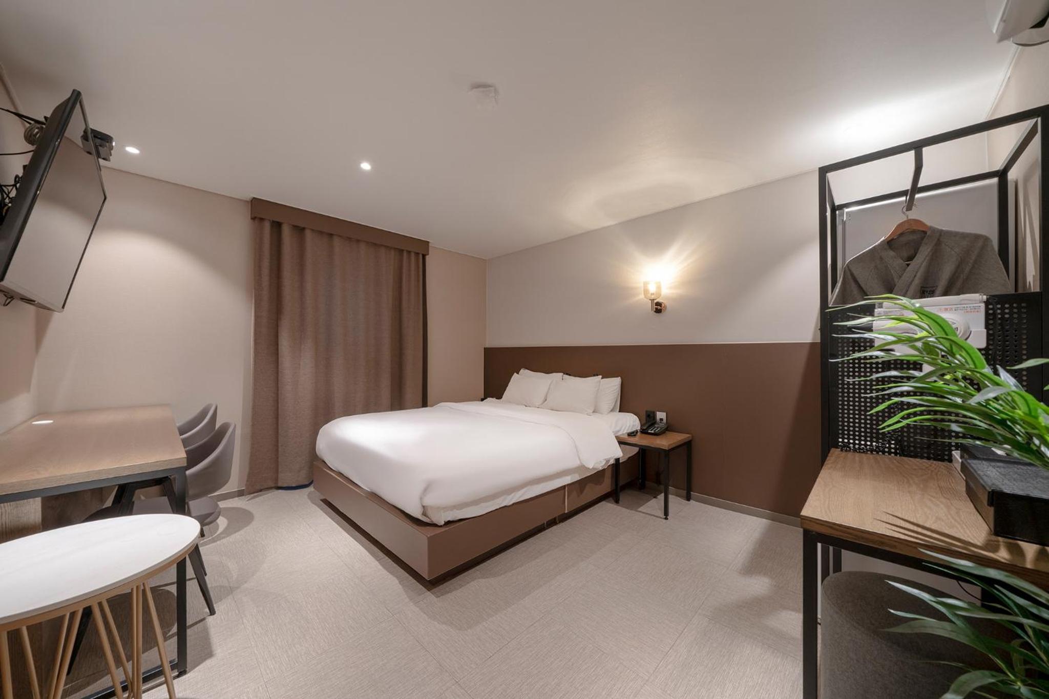 Economy Double Room