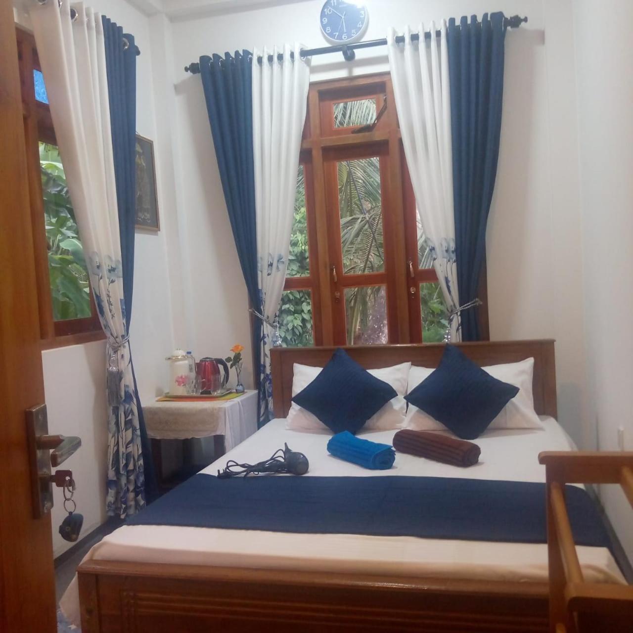 Budget Double Room photo 3