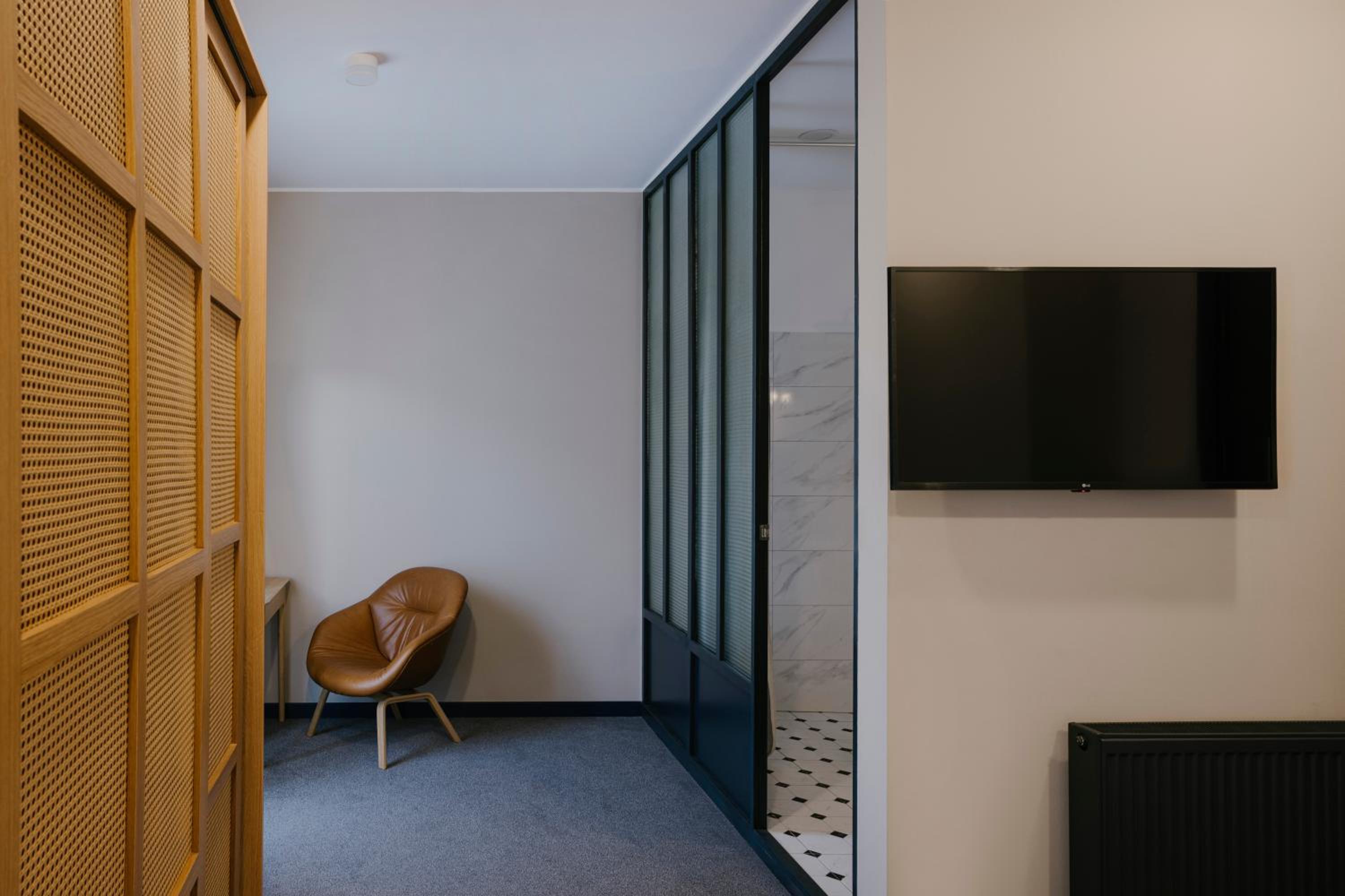 Triple Room with Balcony - Photo 9