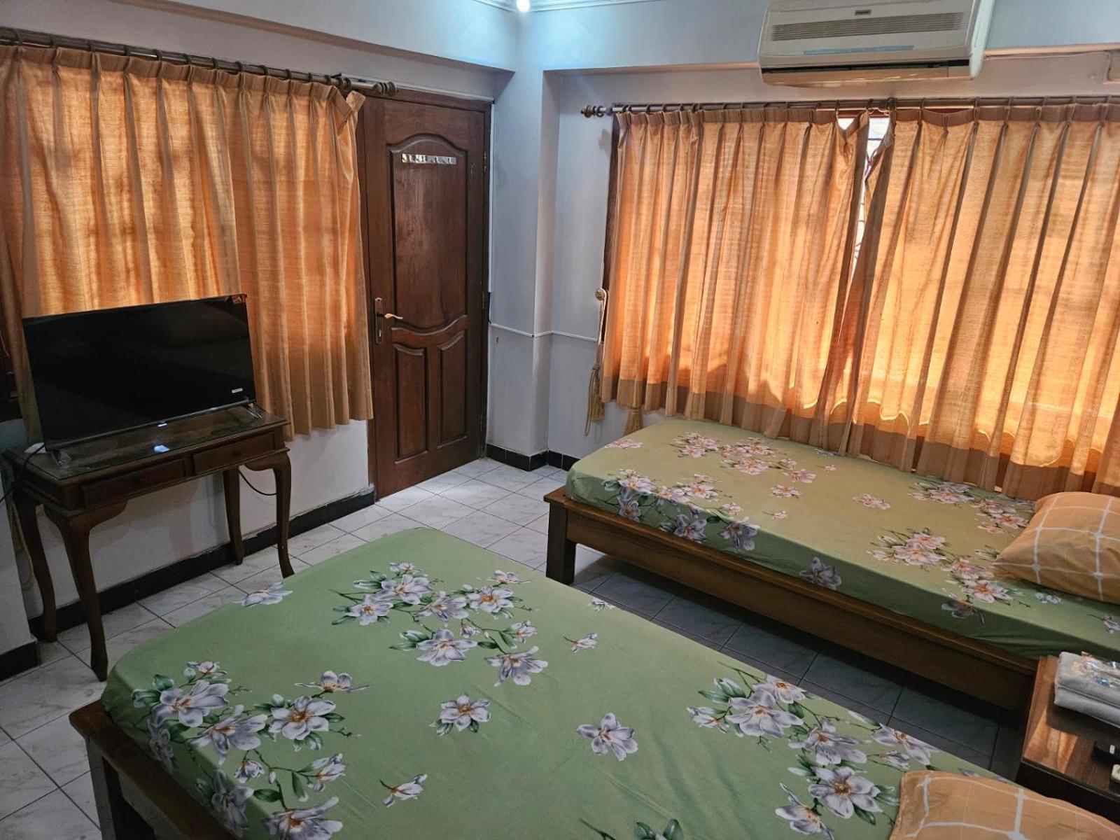 Twin Room with Shared Bathroom