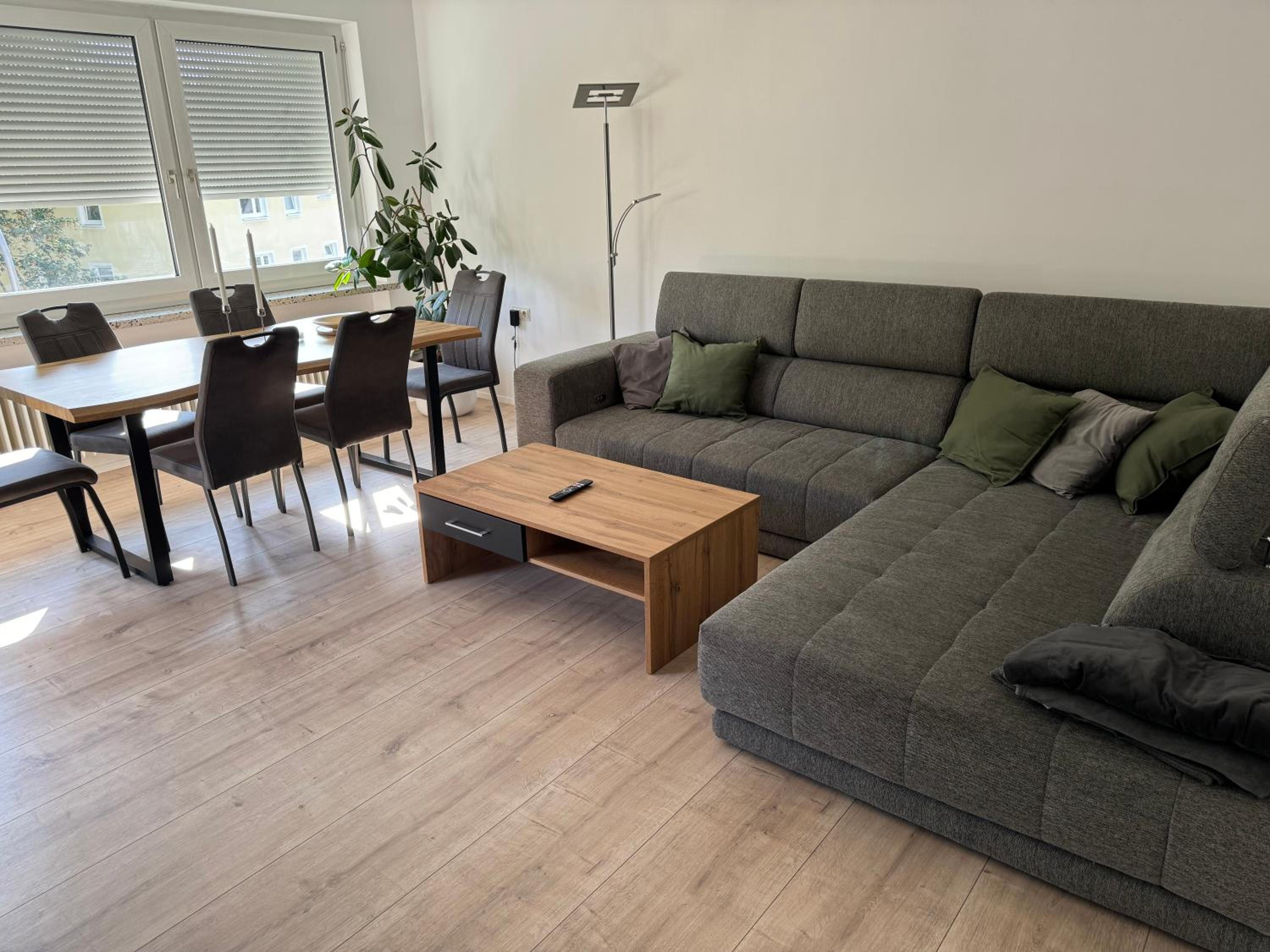 Three-Bedroom Apartment with Balcony photo 3