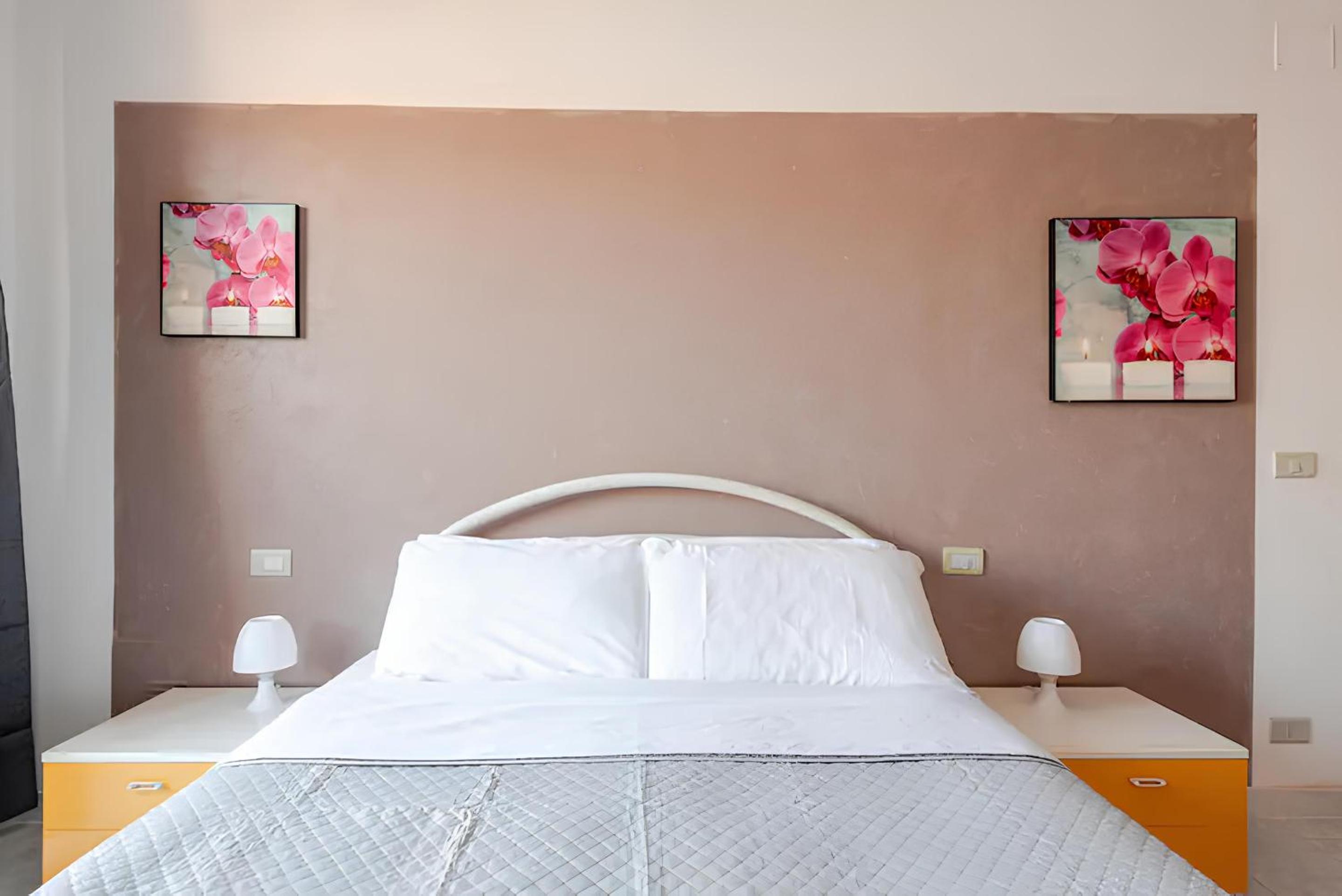 One-Bedroom Apartment with Sea View