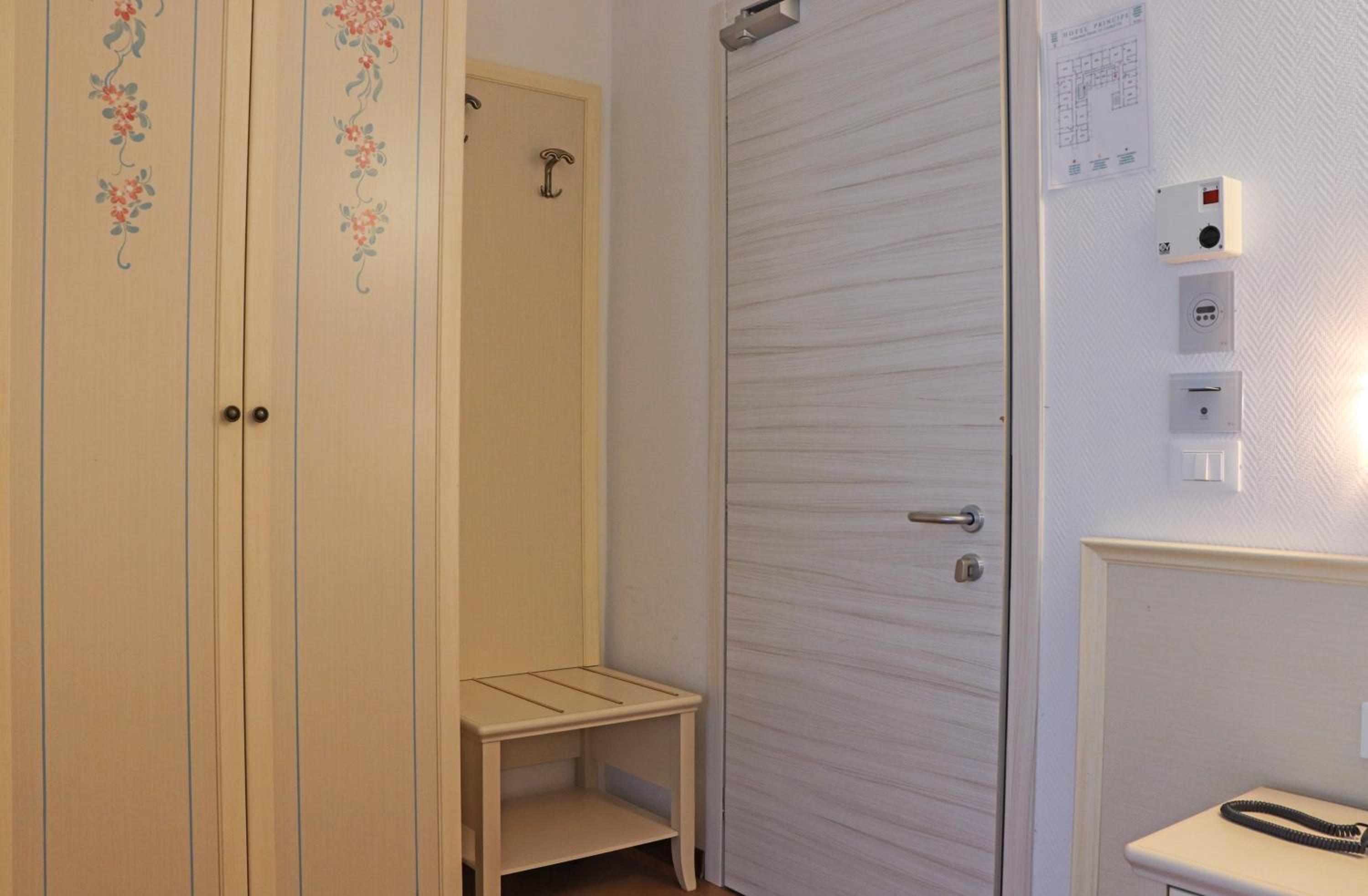 Single Room with Pool View photo 3
