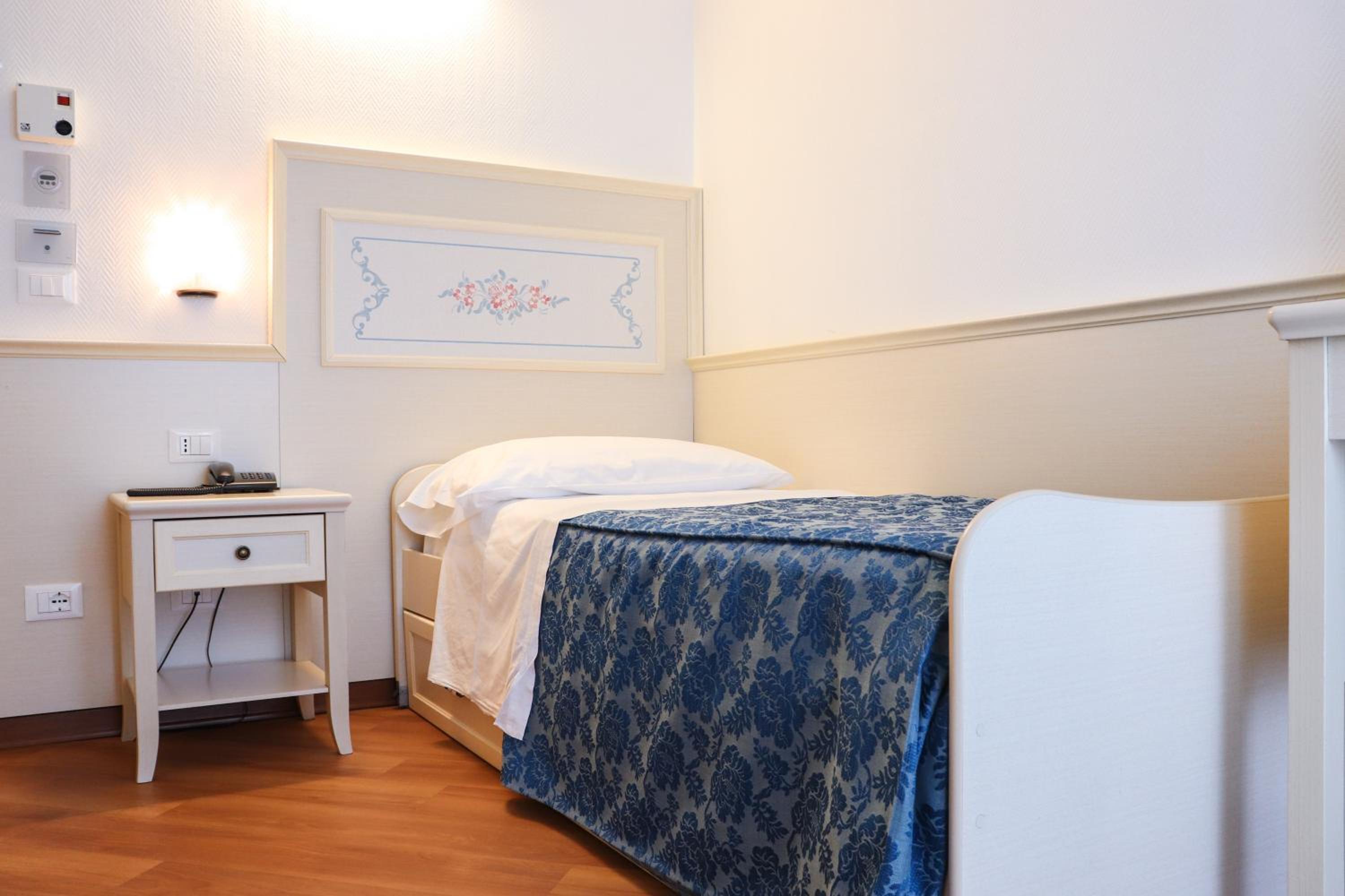Single Room with Pool View photo 1