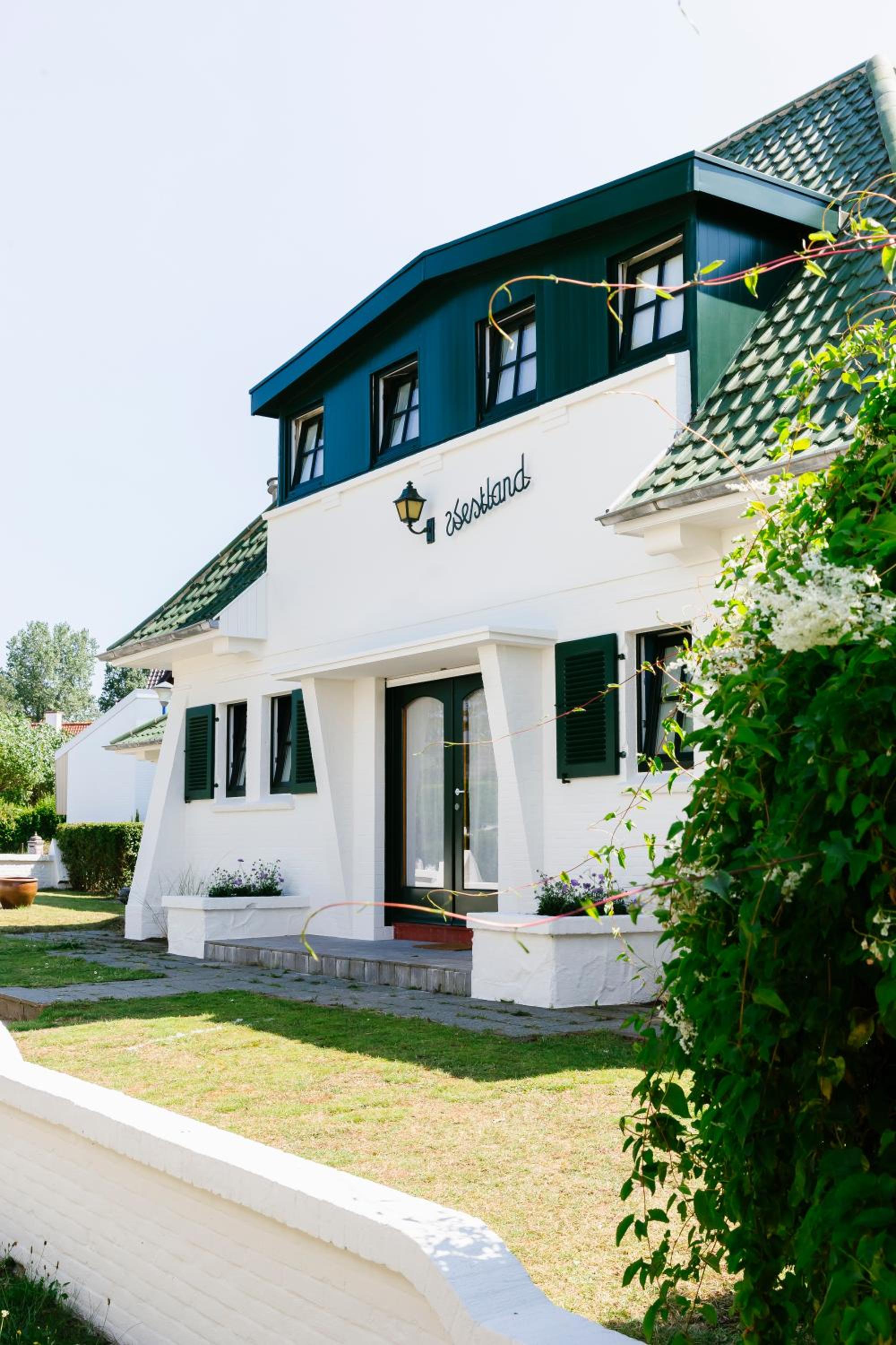 Villa photo 1