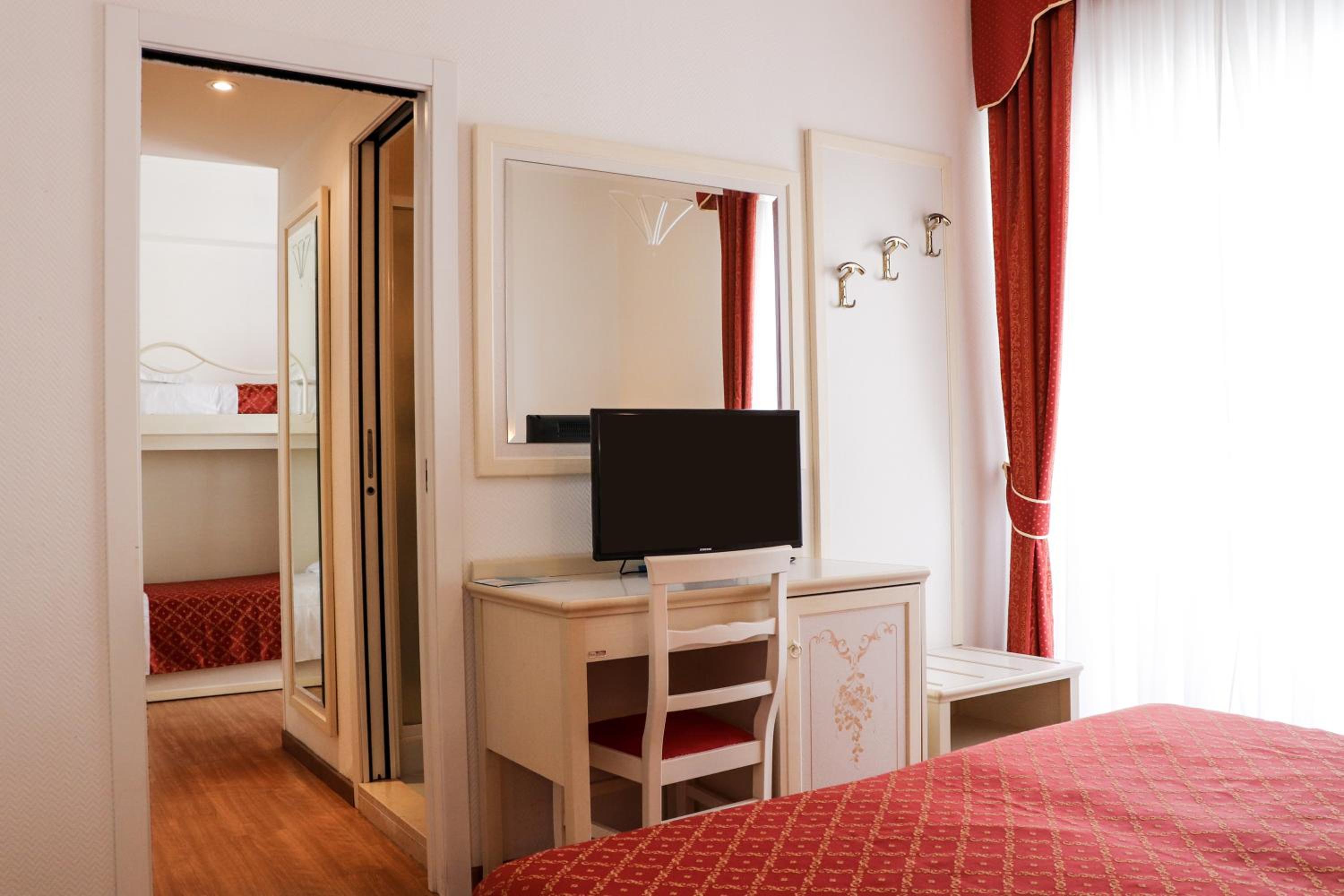 Two-Bedroom Suite photo 1