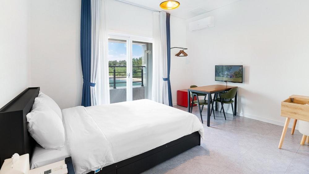 Double Room With Sea View - Photo 3
