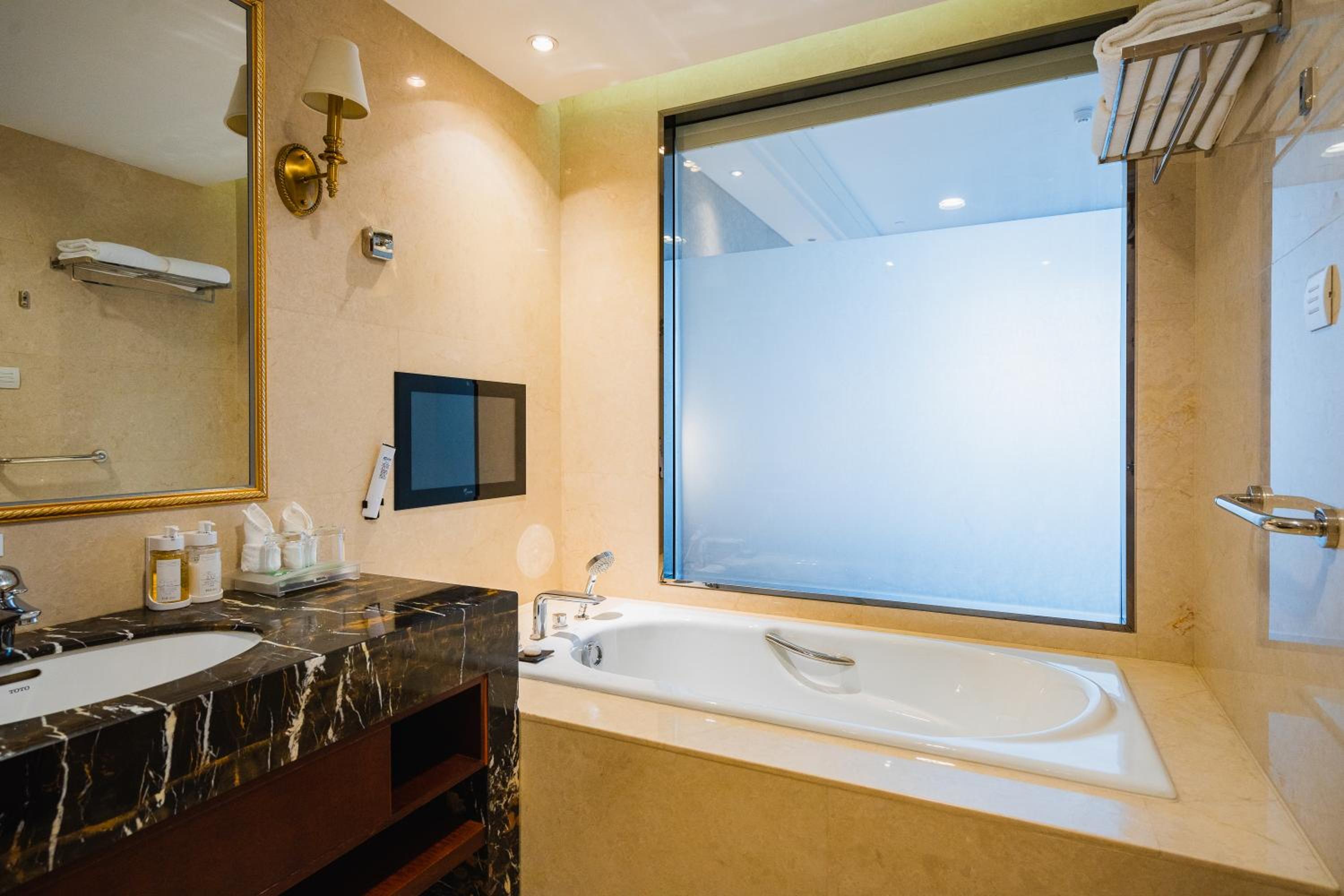 Premium Room - Photo 6