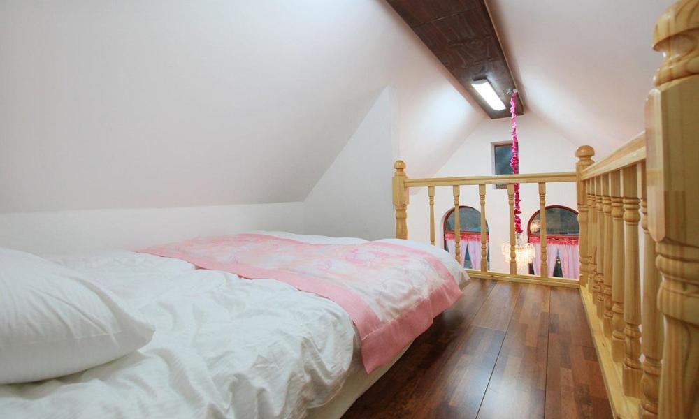 Double Room - Photo 12