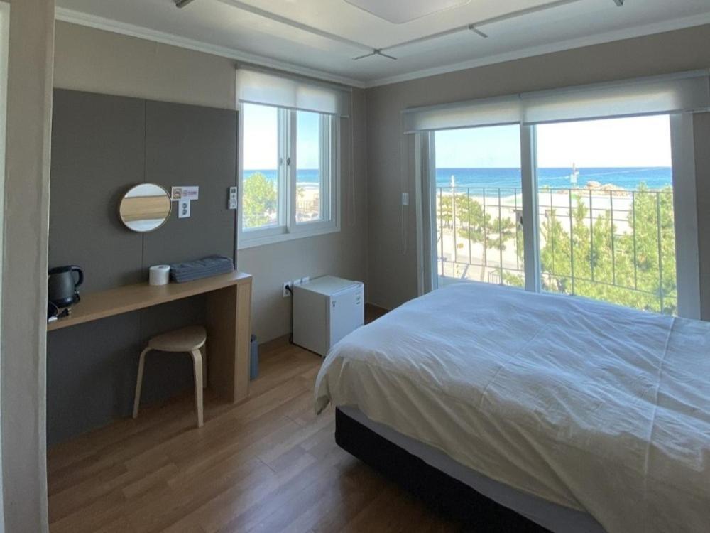 Double Room with Sea View photo 1