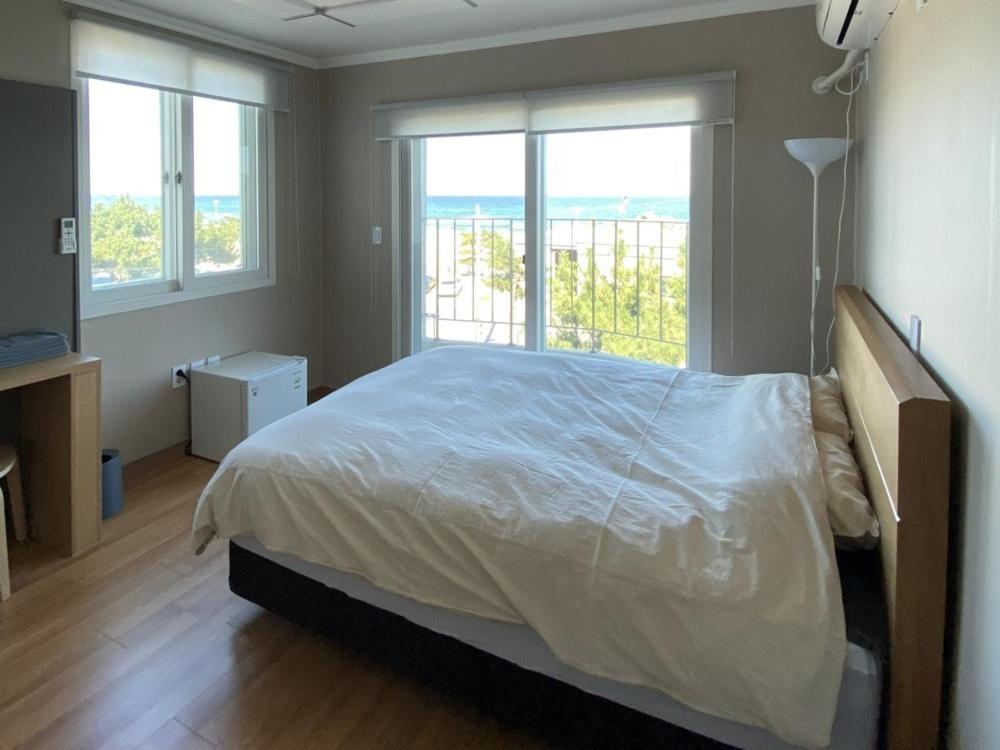 Double Room with Sea View photo 1