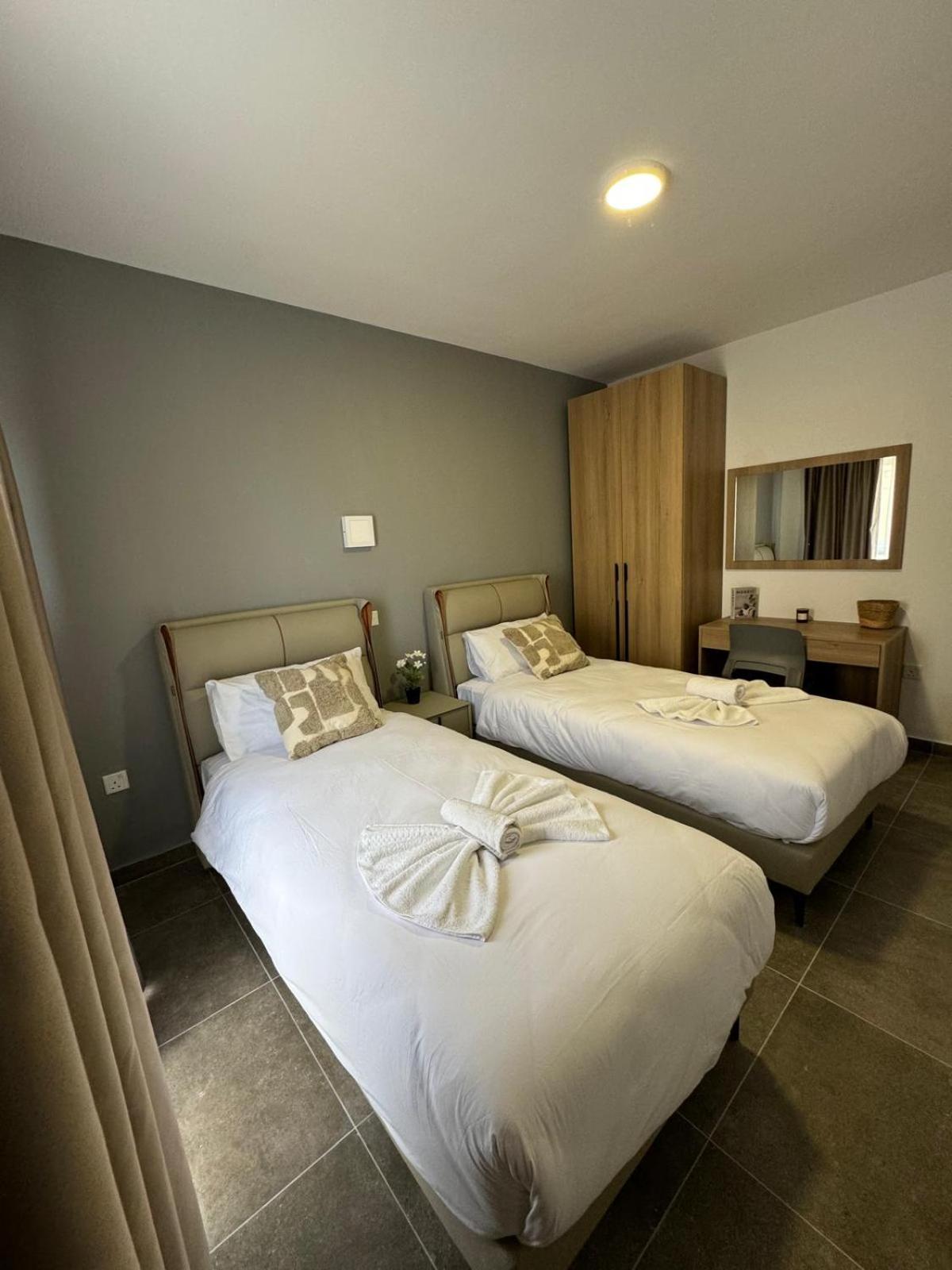 Two-Bedroom Deluxe Apartment with Balcony