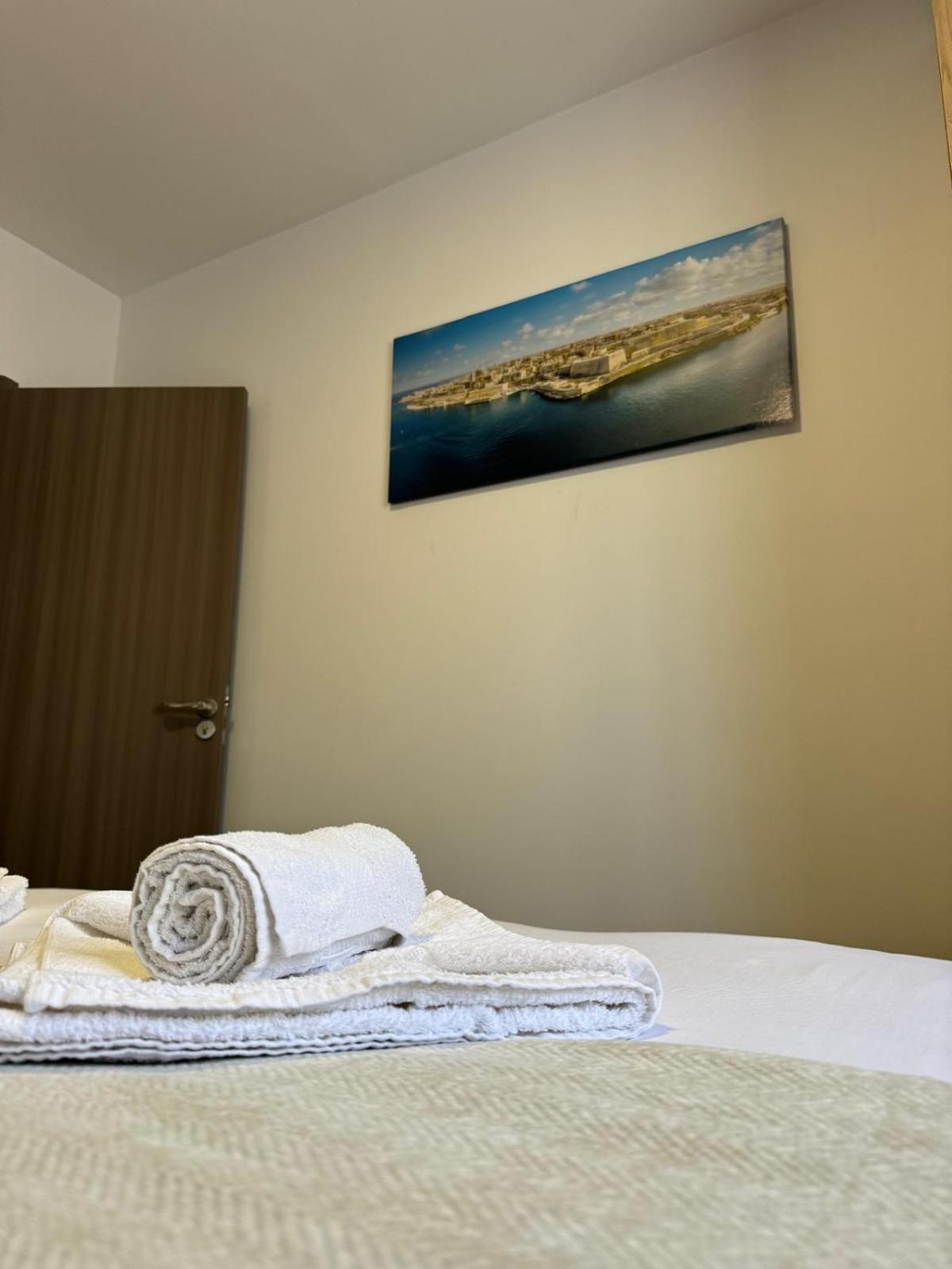 Two-Bedroom Deluxe Apartment with Garden View