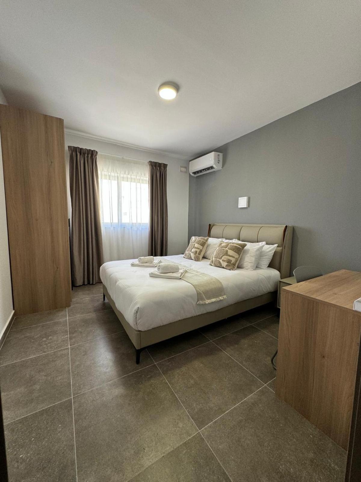 Two-Bedroom Deluxe Apartment with Balcony