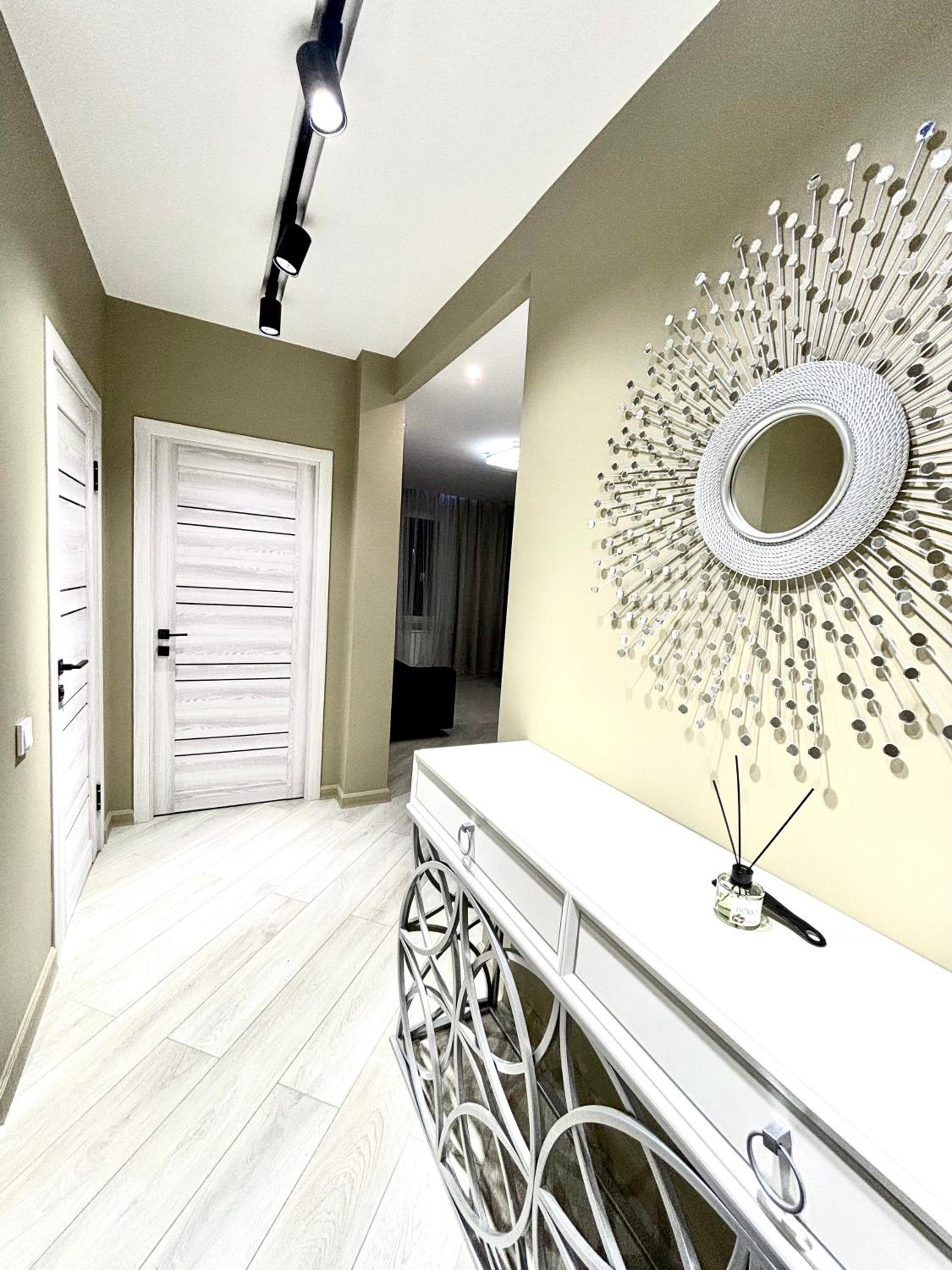 One-Bedroom Apartment photo 1