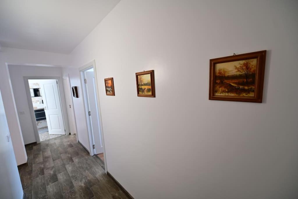 Three-Bedroom Villa photo 2