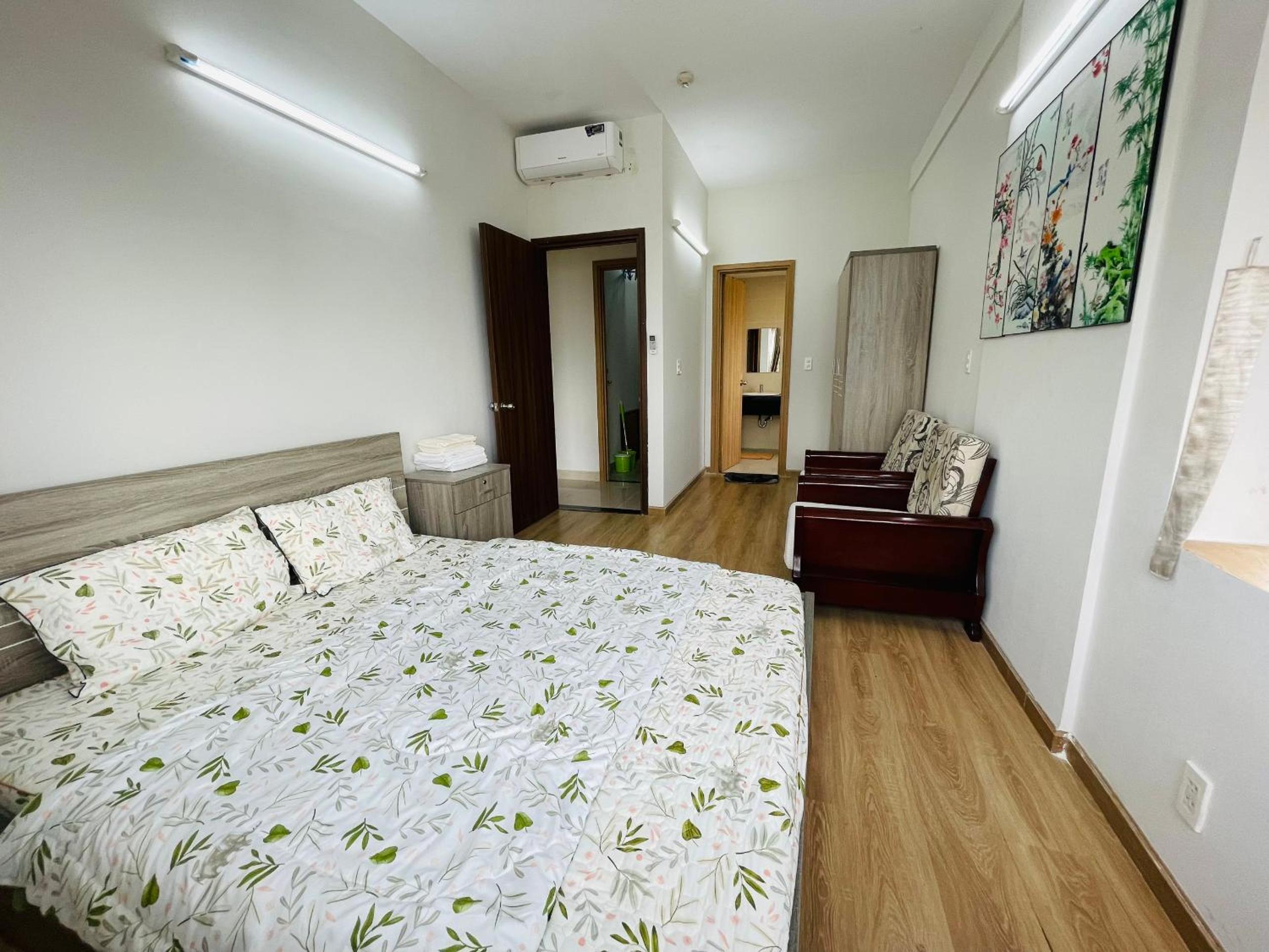 One-Bedroom Apartment With View