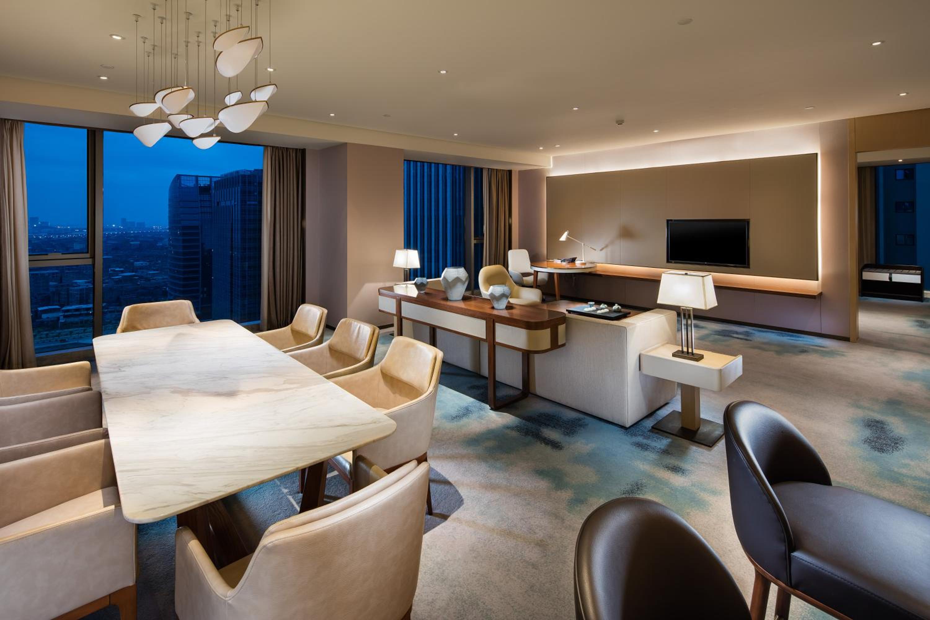 Premier King Suite