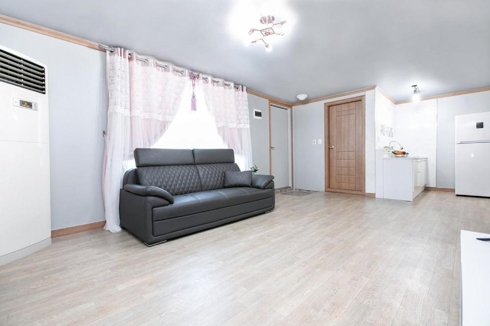 Family Room photo 1