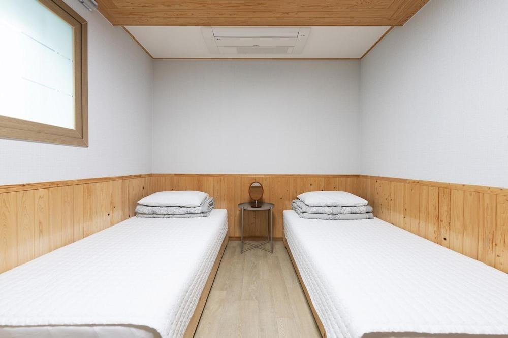 Double or Twin Room - Photo 5