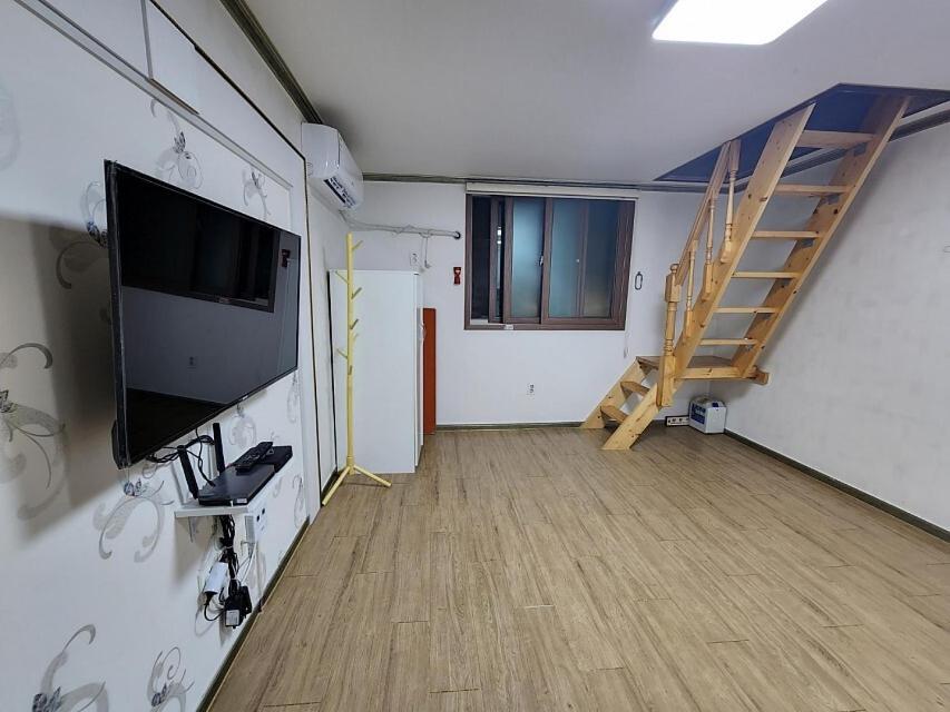 Family Room photo 1