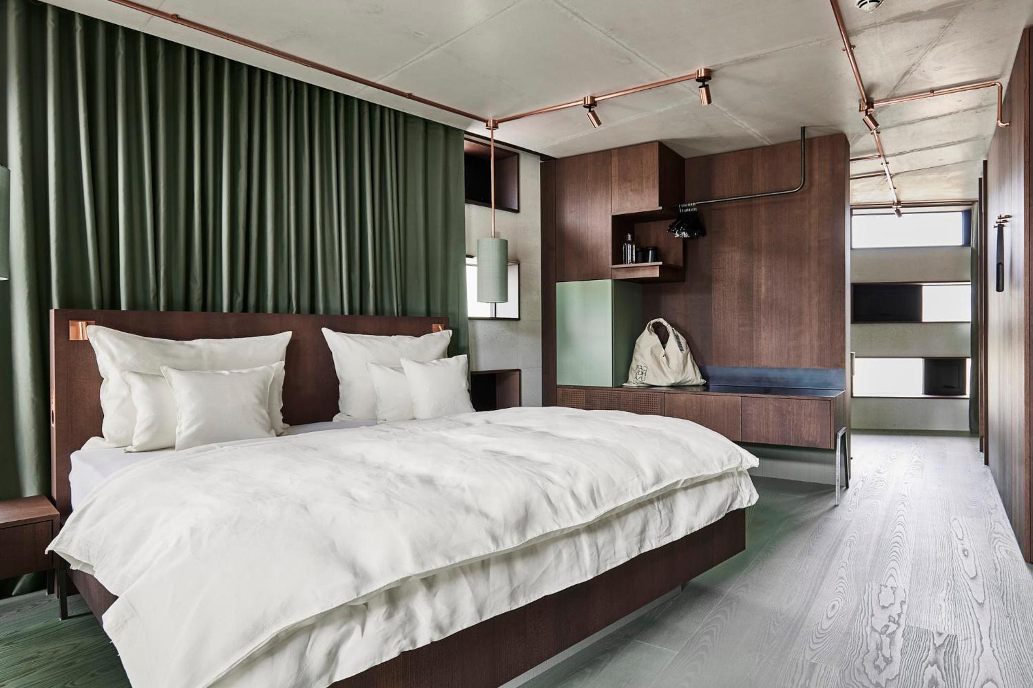 Deluxe Double Room with Balcony photo 1