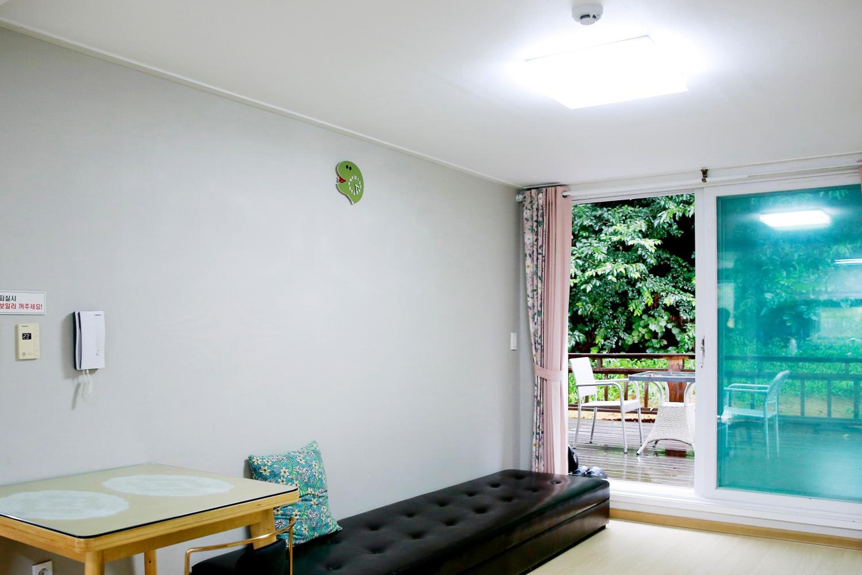 Quadruple Room - Photo 8