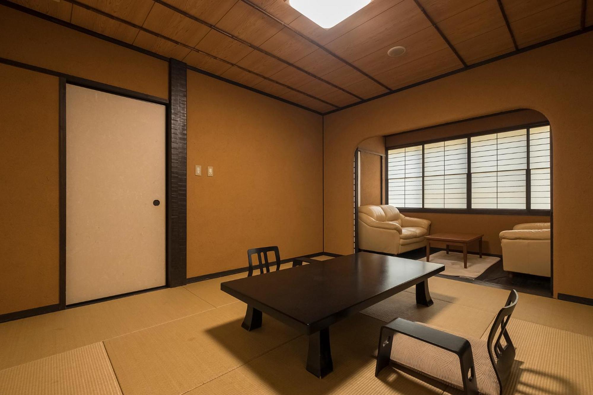 Quadruple Room with Private External Bathroom thumbnail 6