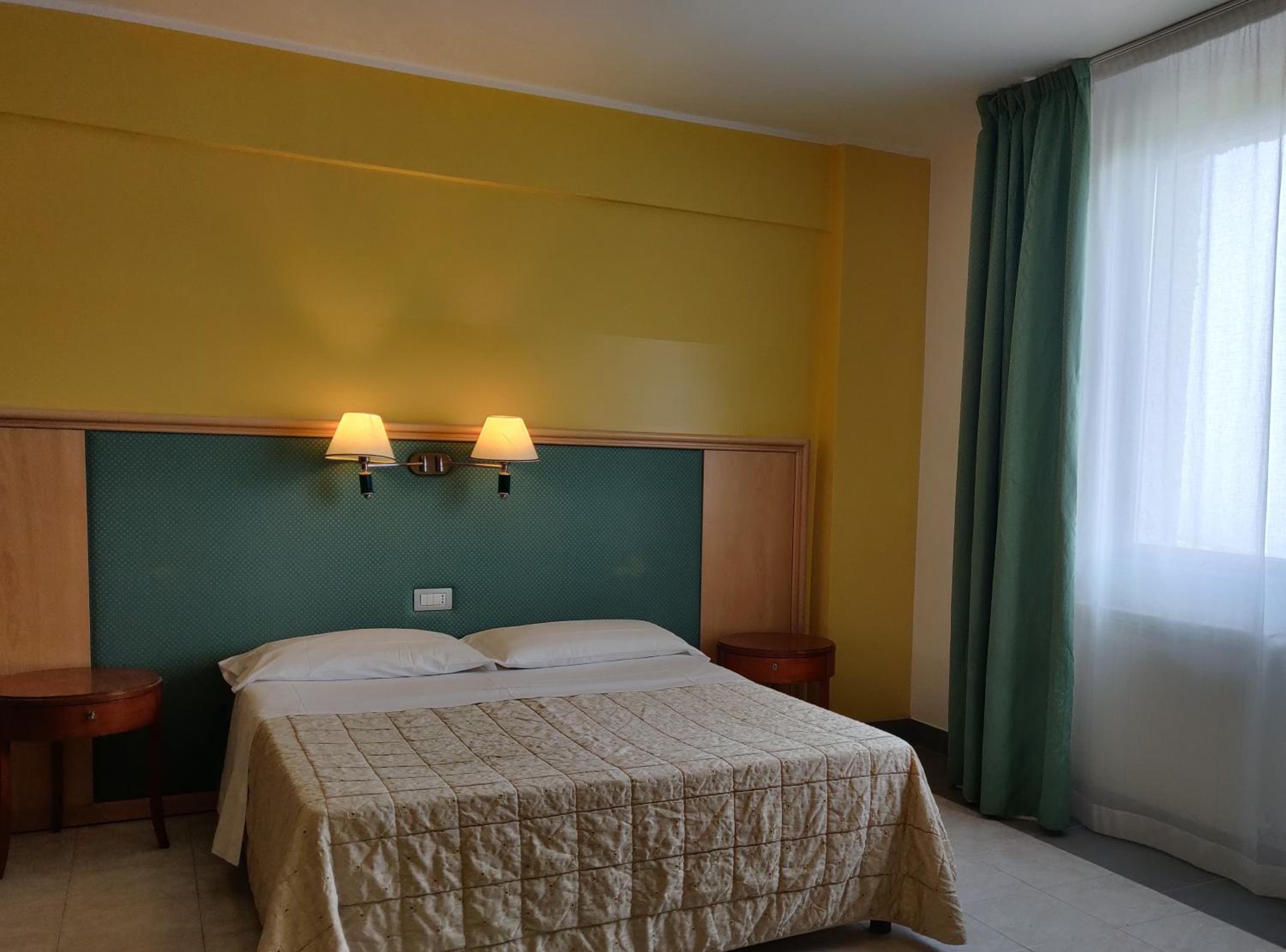 Standard Triple Room photo 2