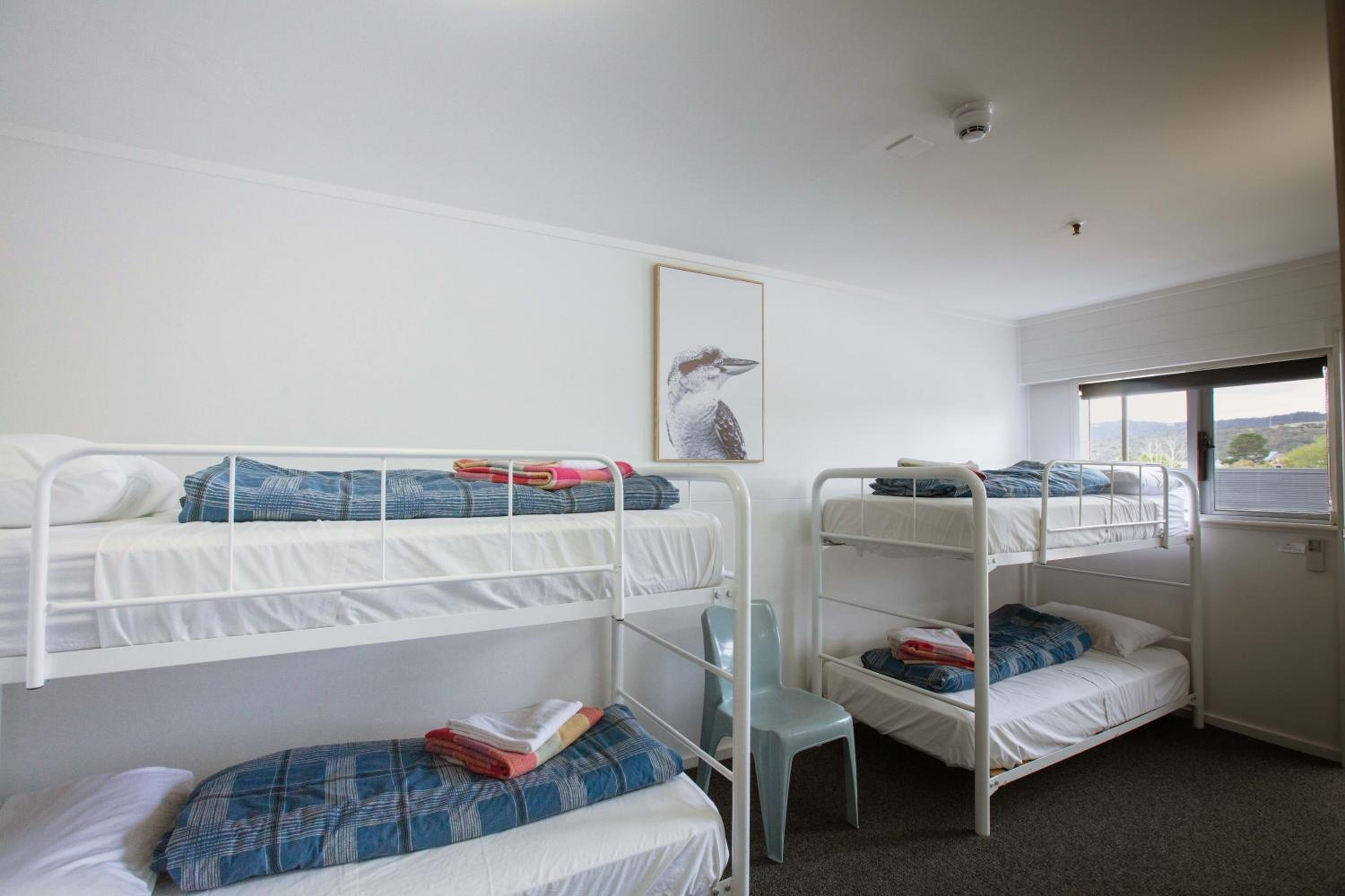 Quadruple Room with Bathroom - Photo 3