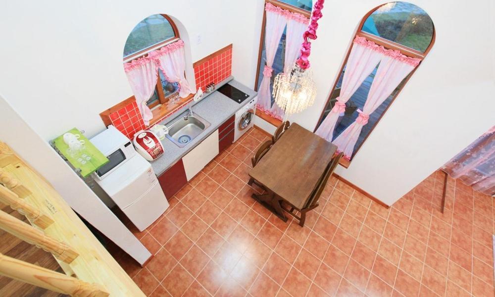 Double Room - Photo 7