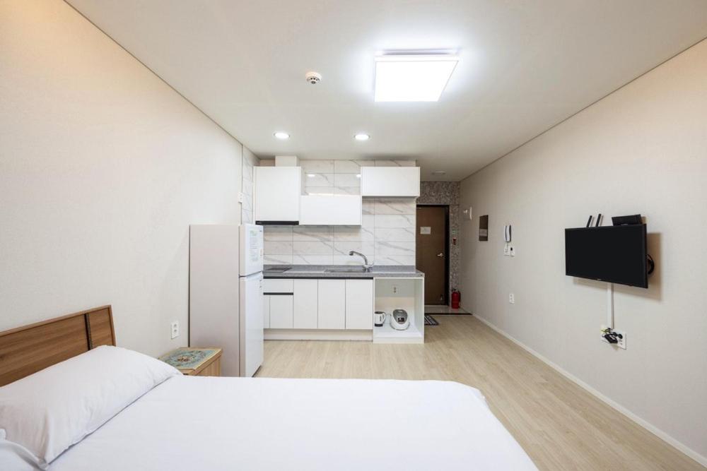 Double Room - Photo 8