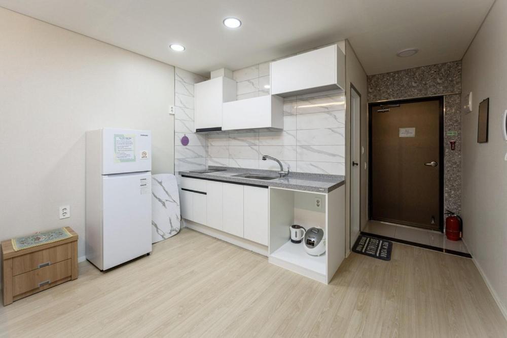 Double Room - Photo 5