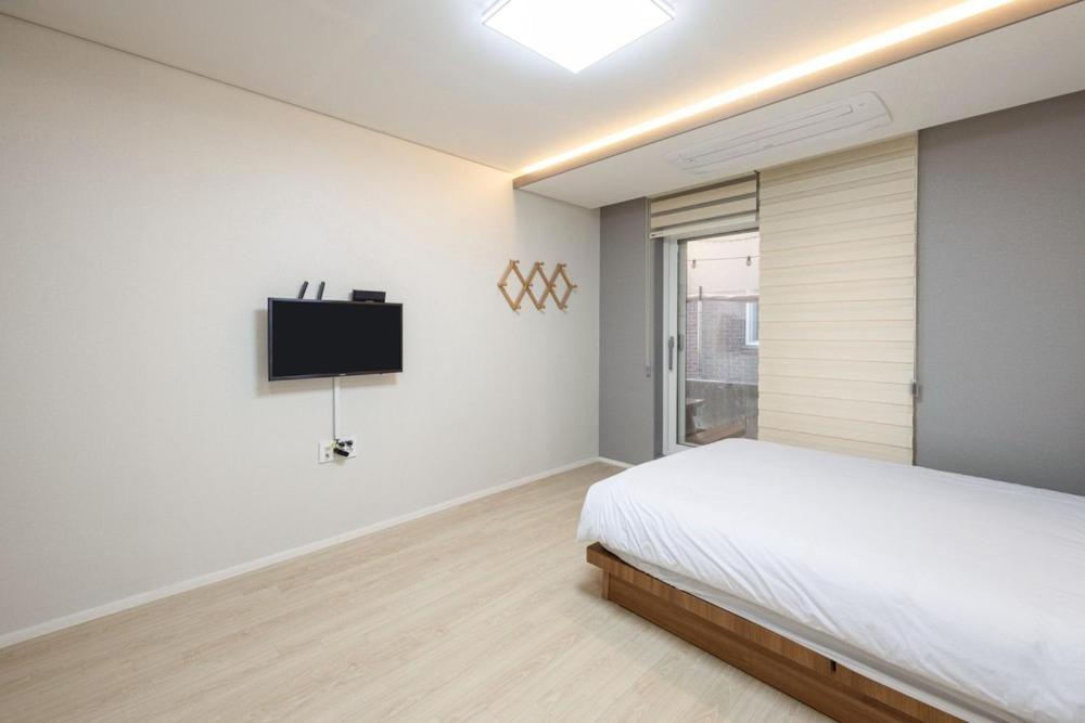 Double Room - Photo 9