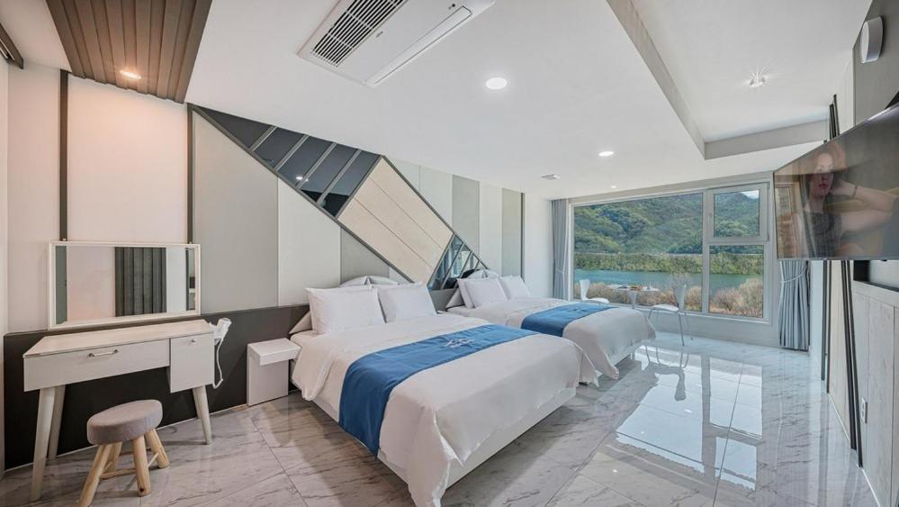 Double Room - Photo 6