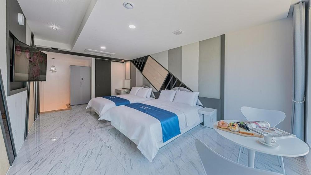 Double Room - Photo 4