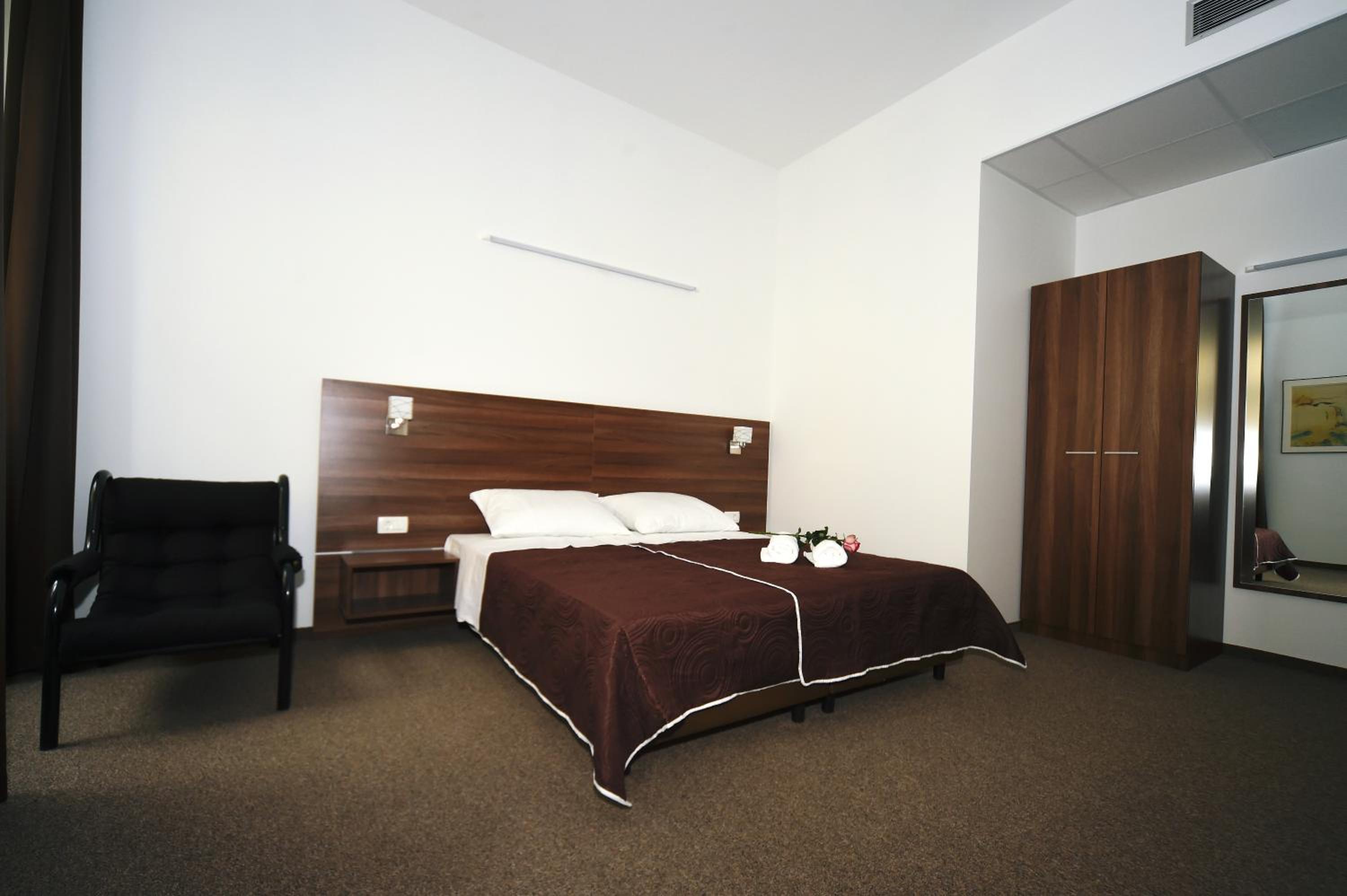Standard Triple Room - Photo 3